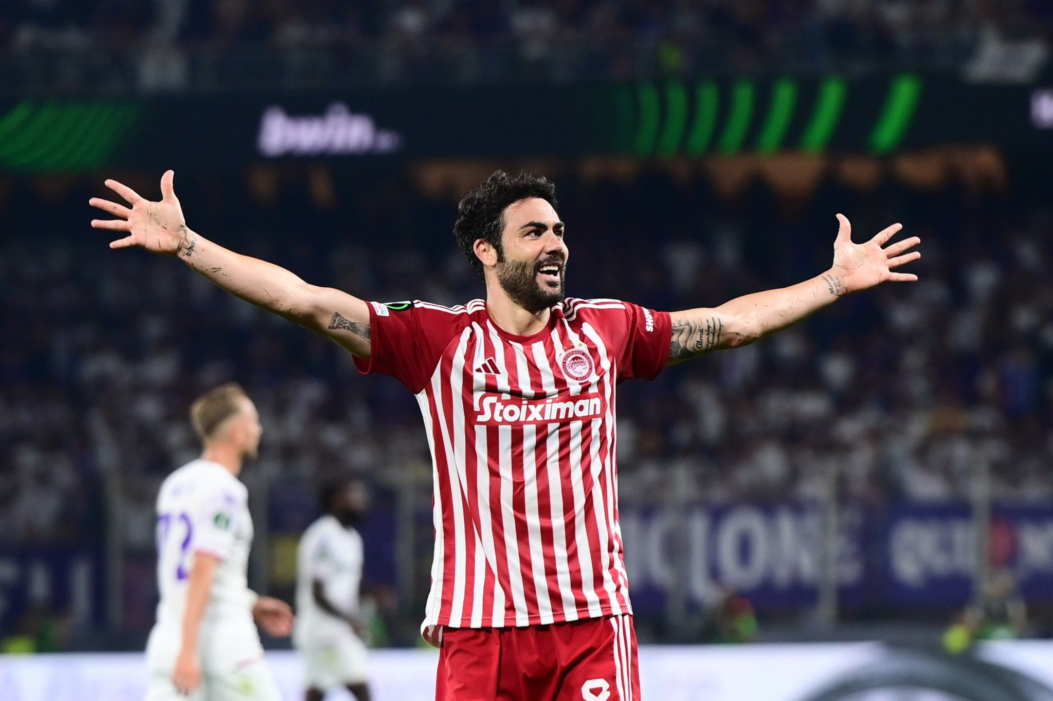 Κοντά στον Ολυμπιακό στην Βαρκελώνη ο Ιμπόρα: «Να δώσουμε δύναμη για να κερδίσει η ομάδα» (video)