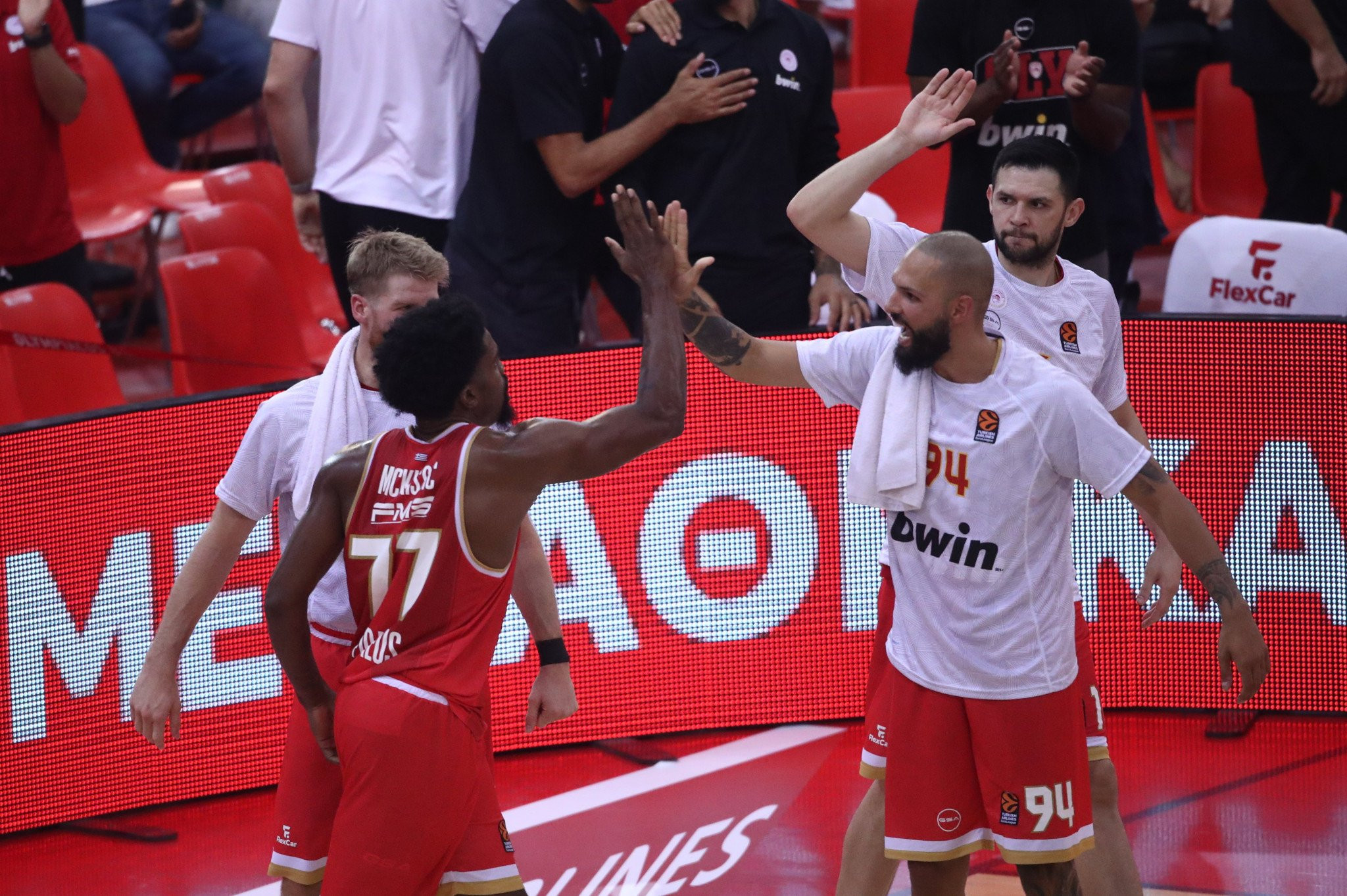 Σχεδόν απίθανη η συμμετοχή Φουρνιέ και ΜακΚίσικ απέναντι στην Εφές