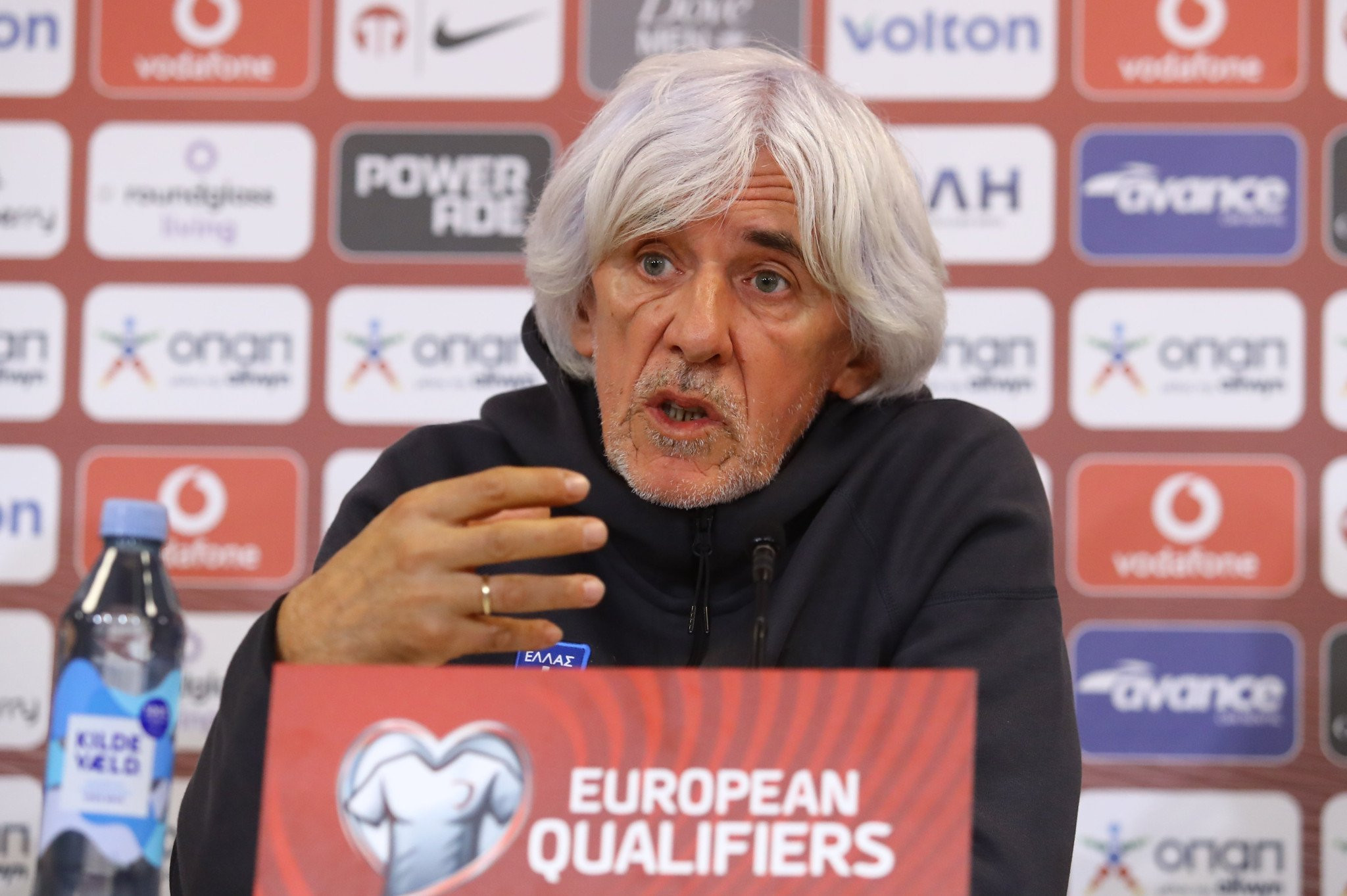 Γιοβάνοβιτς για την κριτική: «Τα κλείνω όλα, δε θέλω να πειράζουν τους παίκτες» (video)