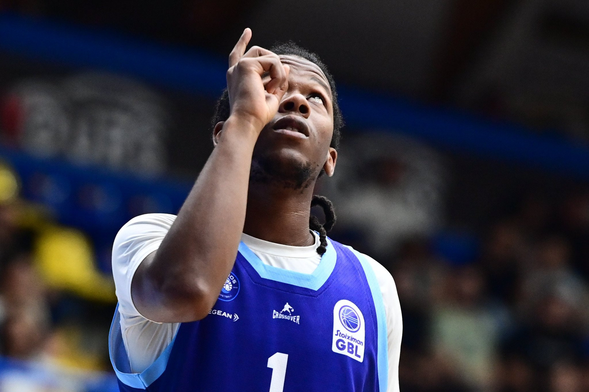 Αυτό είναι το γήπεδο στο οποίο θα γίνει ο αγώνας της Μυκόνου κόντρα στον Ολυμπιακό