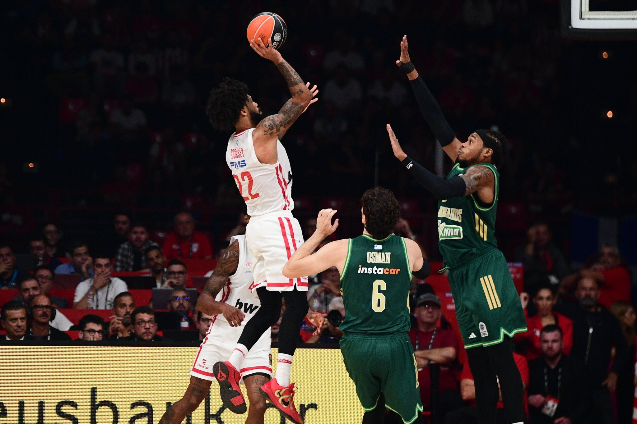 Οι αποδόσεις για το πρωτάθλημα μετά το πρώτο ντέρμπι «αιωνίων»