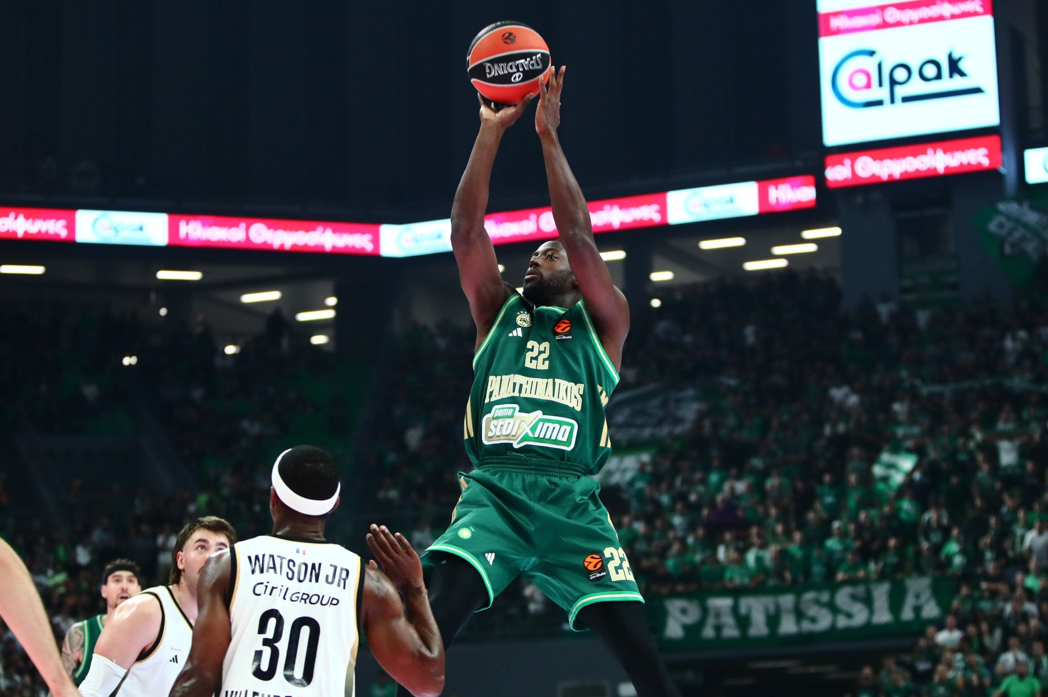 Το buzzer beater του Γκραντ στην τρίτη περίοδο κόντρα στην Εφές (video)