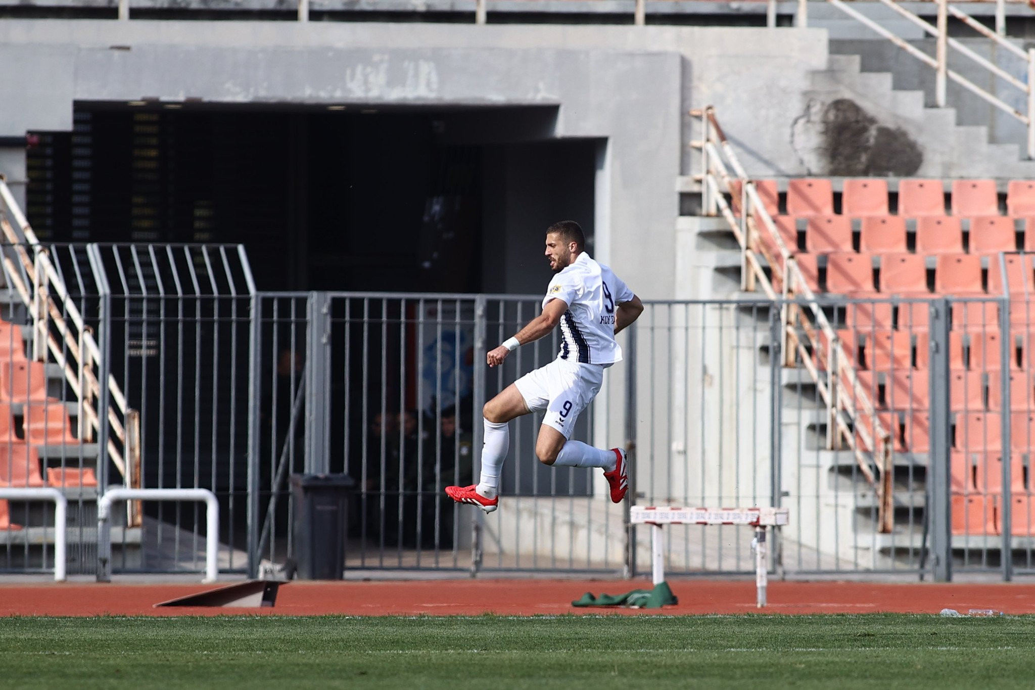Ανατροπή του Ηρακλή με τον Κούστα για το 2-1 (video) Ανατροπή του Ηρακλή με τον Κούστα για το 2-1 (video)