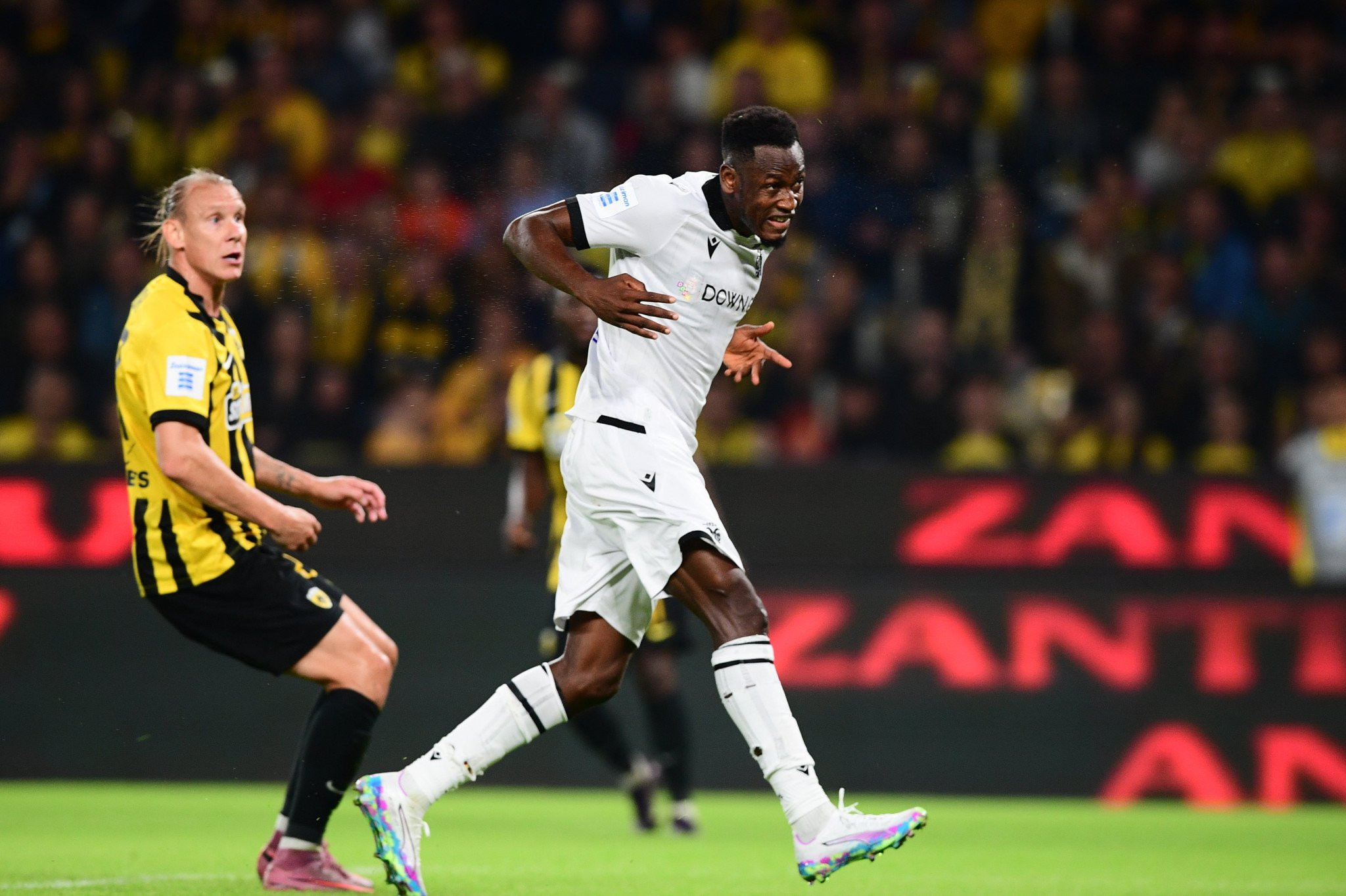 Ανενόχλητος ο Μπάμπα με κεφαλιά έκανε το 0-1 για τον ΠΑΟΚ (video)