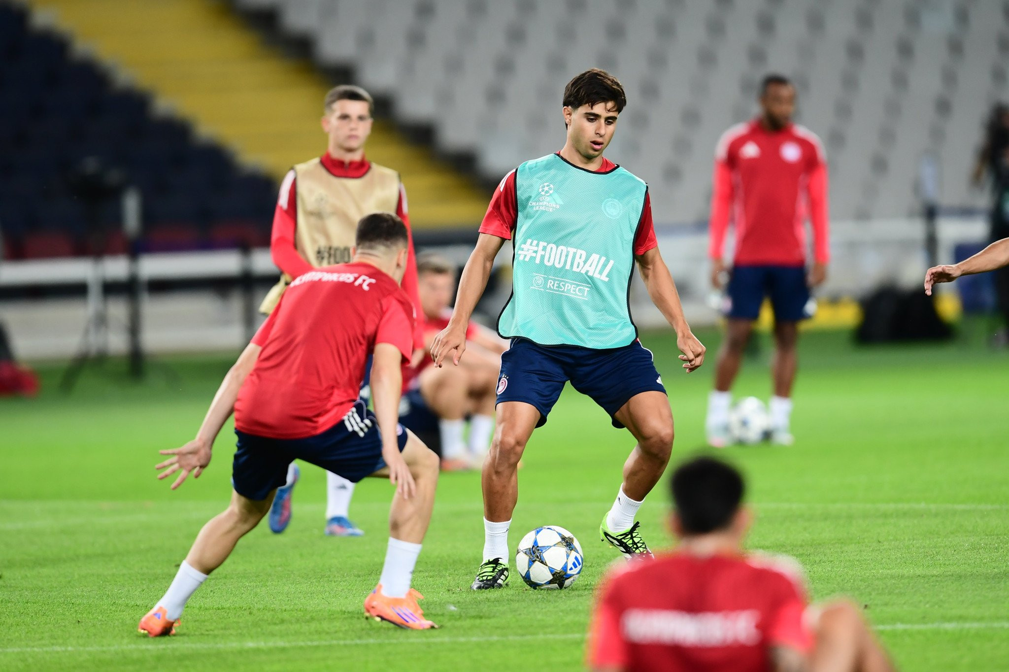 Πλάνα του Athletiko από την προπόνηση του Ολυμπιακού στη Βαρκελώνη (video)