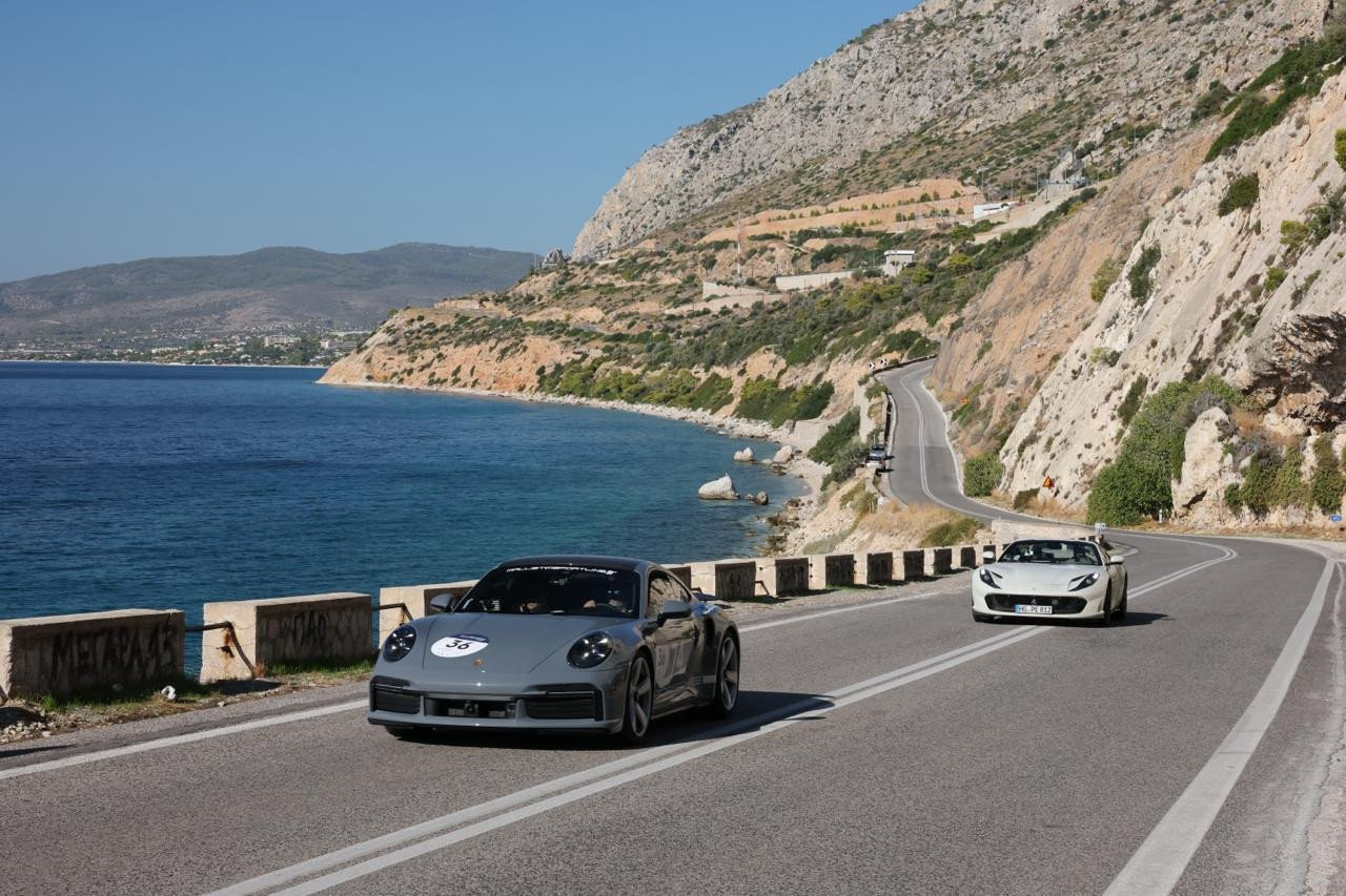 1000 Miglia Experience Greece 2025: Τέσσερις ημέρες οδηγικής απόλαυσης από την Ακρόπολη ως τη Μεσσηνία