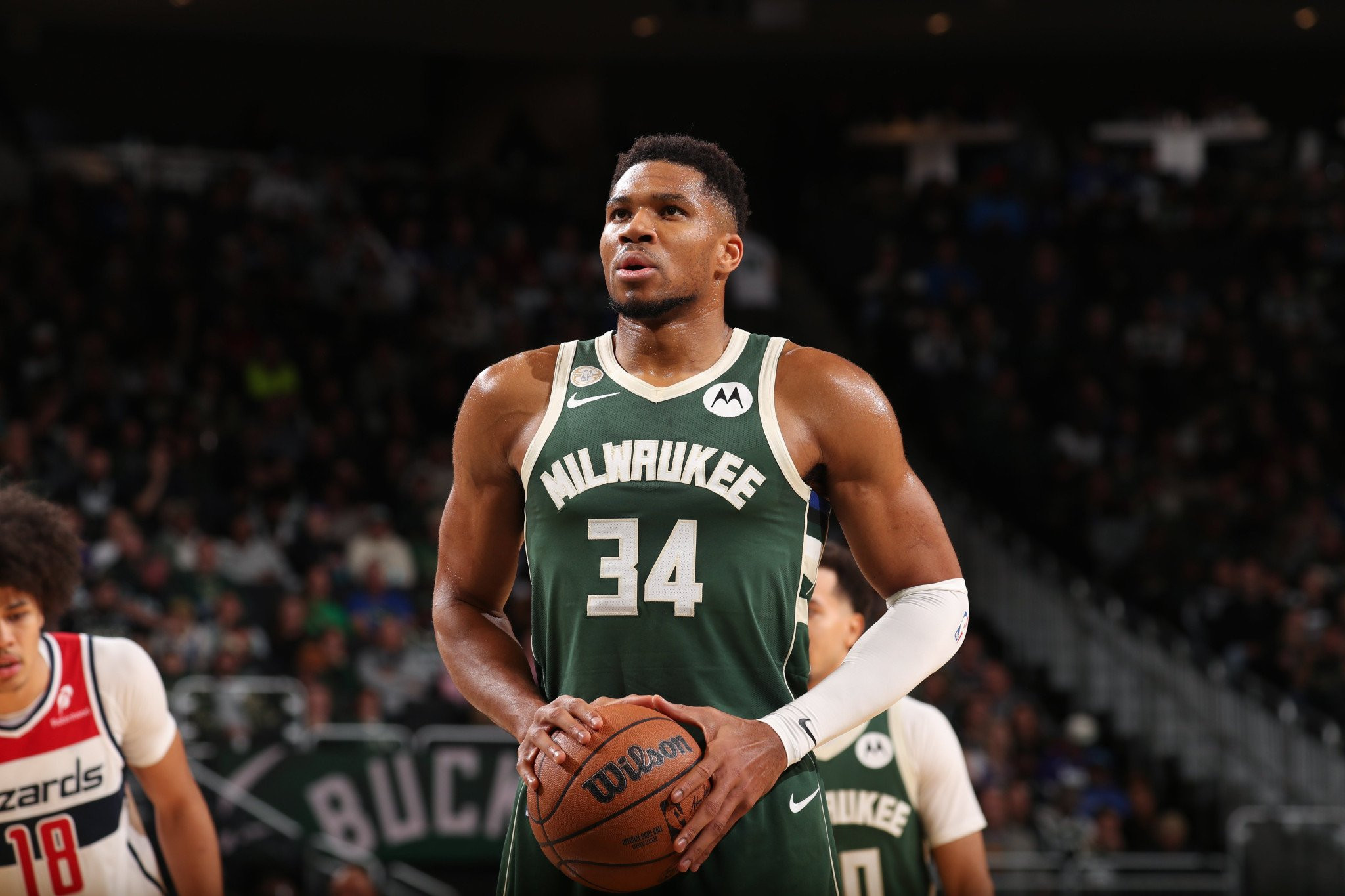 Με show του Γιάννη οι Μπακς νίκησαν τους Γουίζαρντς στην πρεμιέρα