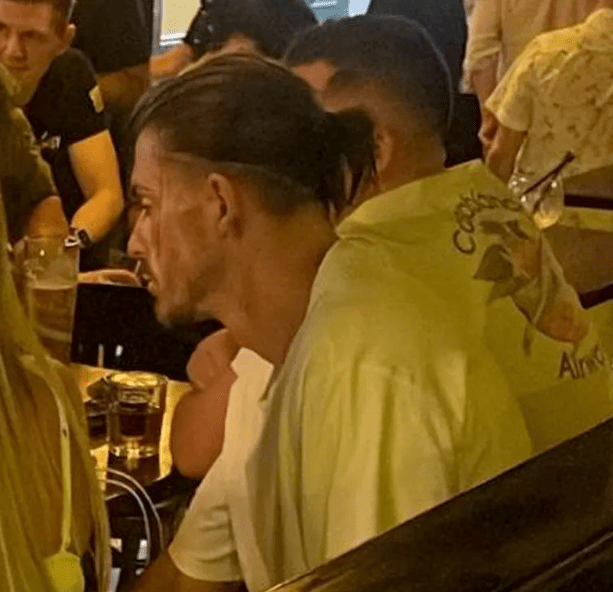 Αδιόρθωτος ο Γκρίλις: Βρέθηκε σε... έξαλλη κατάσταση σε παμπ στο Ντουμπάι