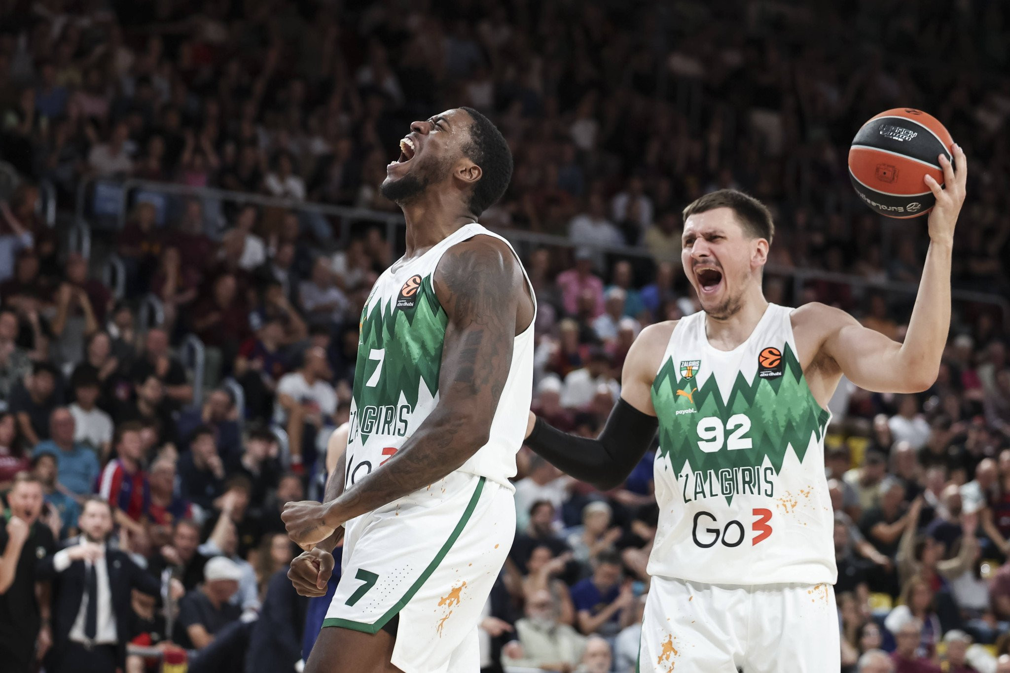 Καταιγιστική Ζαλγκίρις, πέρασε εμφατικά από τη Βαρκελώνη