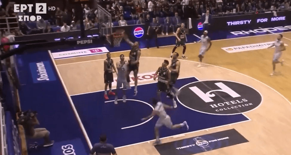 Με σούπερ θέαμα και... πτήση Ρογκαβόπουλου το Top 10 της αγωνιστικής στην Stoiximan GBL (video) Με σούπερ θέαμα και... πτήση Ρογκαβόπουλου το Top 10 της αγωνιστικής στην Stoiximan GBL (video)