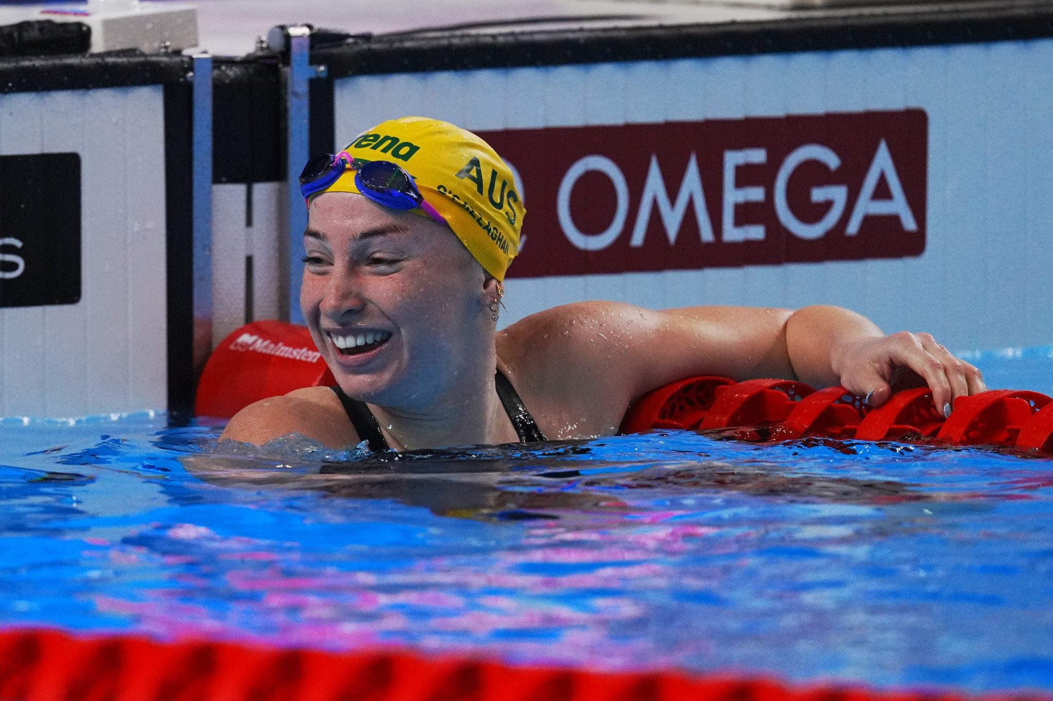 World Cup κολύμβησης: Τρομερό παγκόσμιο ρεκόρ από την Ο Κάλαχαν, ισοφάρισε το δικό της η Σμιθ