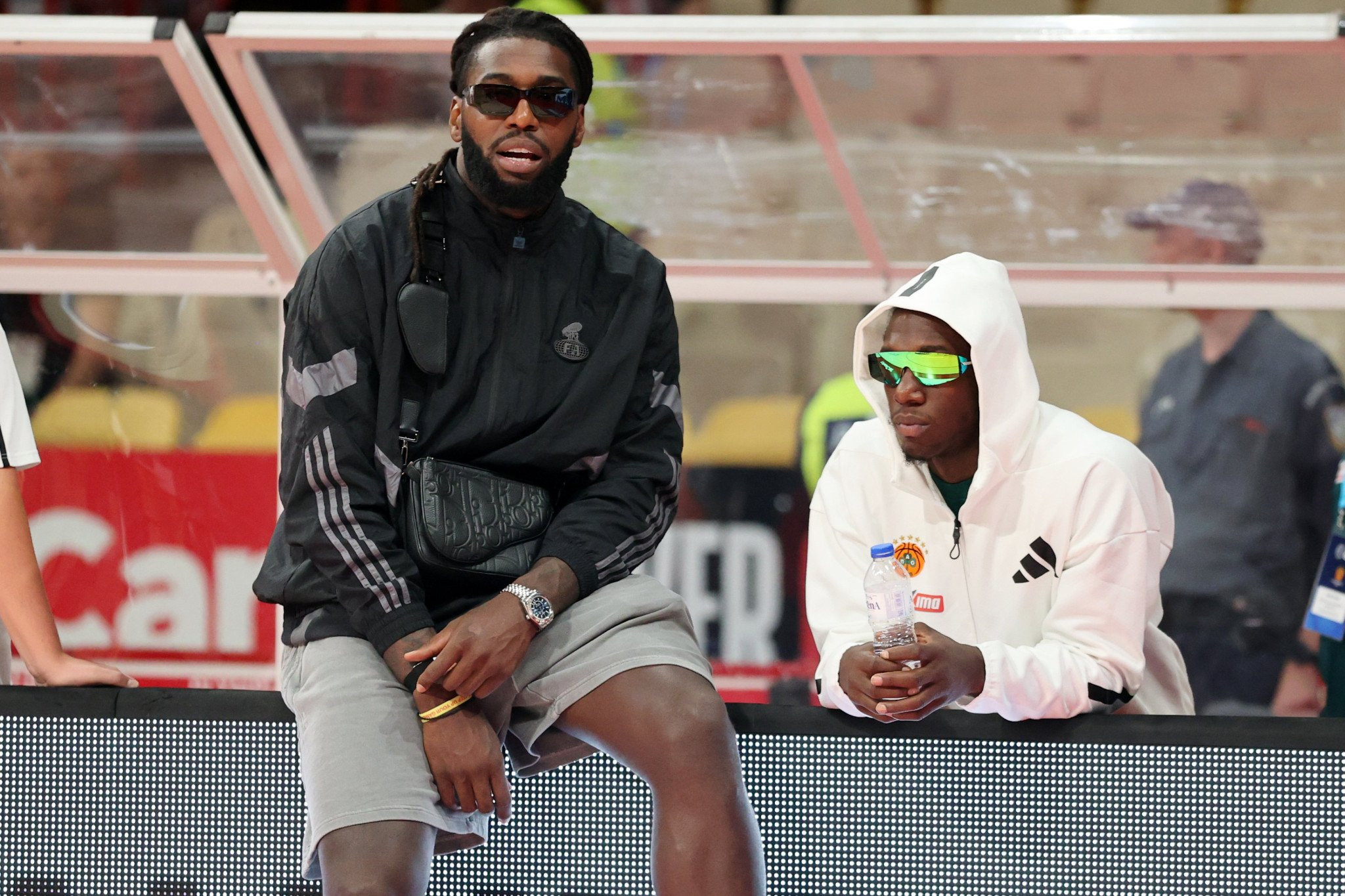 Ο διάλογος Ναν και Λεσόρ με φιλάθλους στο Twitter για τη διαιτησία