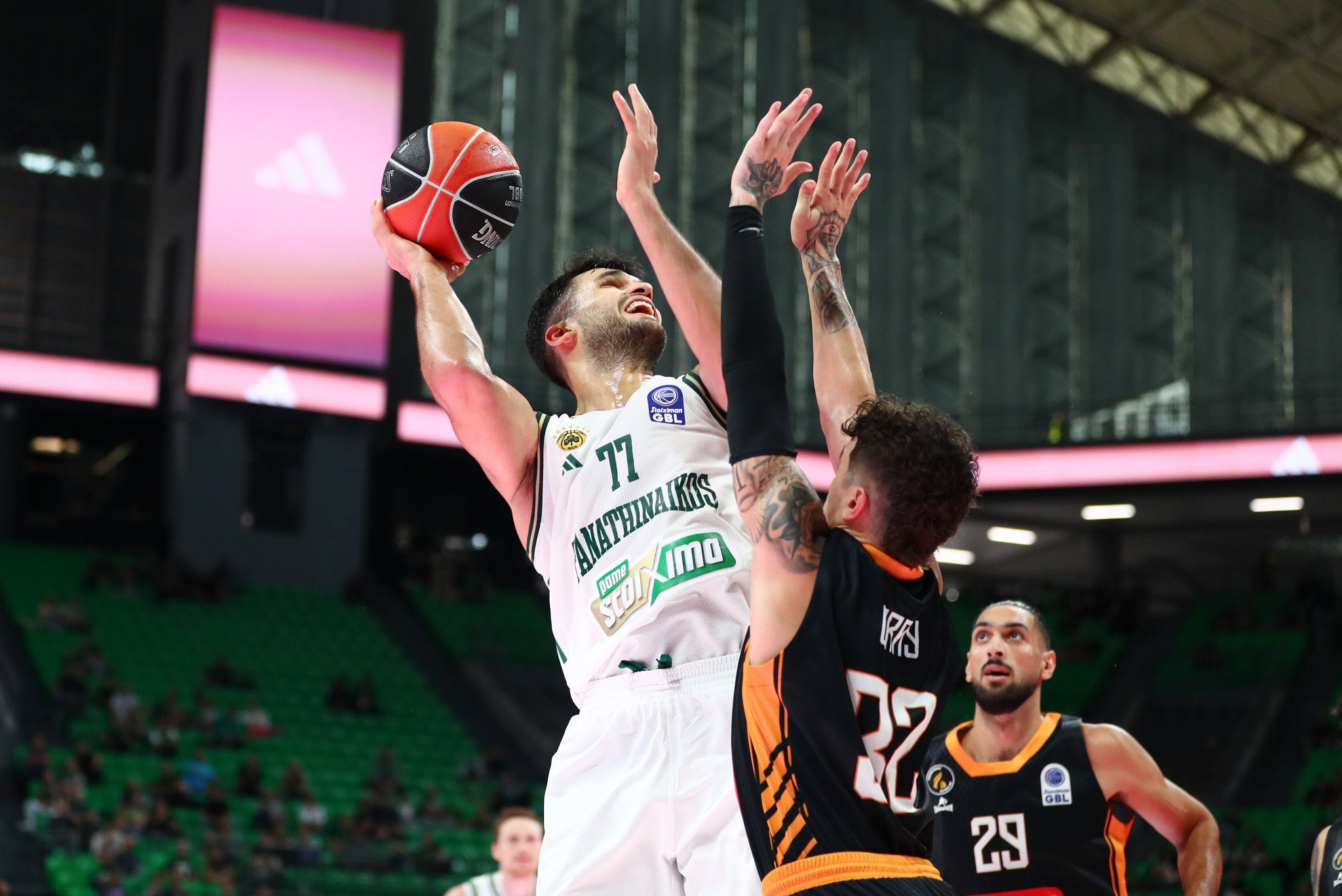 Ο «διπλός» Γιουρτσεβέν αναδείχθηκε MVP της 4ης αγωνιστικής της  Stoiximan GBL (video)