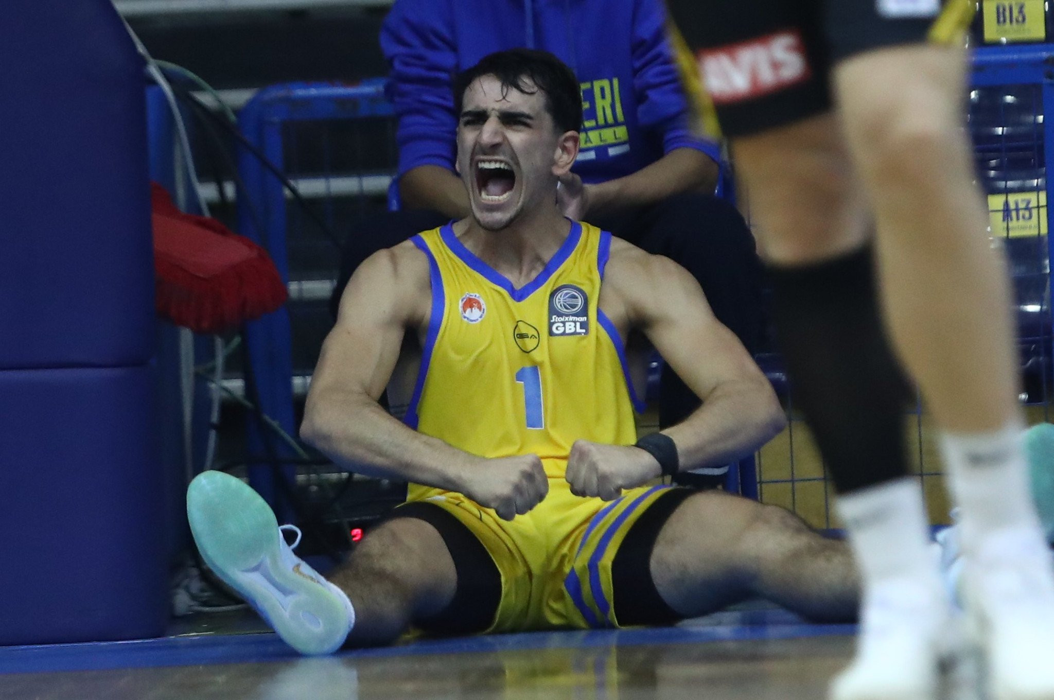 Ο Αλβαρο Καρντένας περιμένει το τηλεφώνημα του Τσους Ματέο