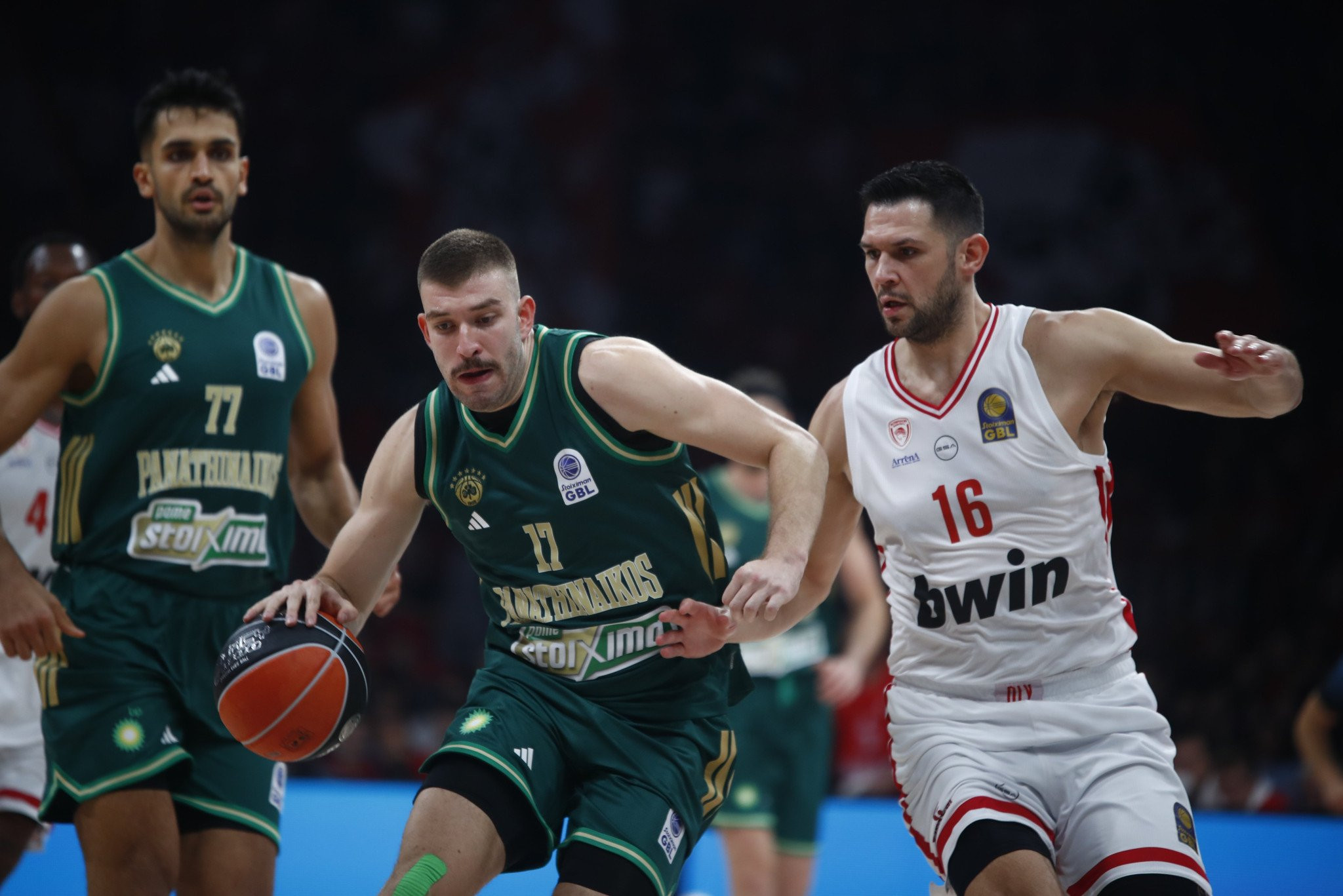 Η ΕΟΚ ζητάει από Παναθηναϊκό και Ολυμπιακό να γίνουν... Μονακό - Τι αναφέρει