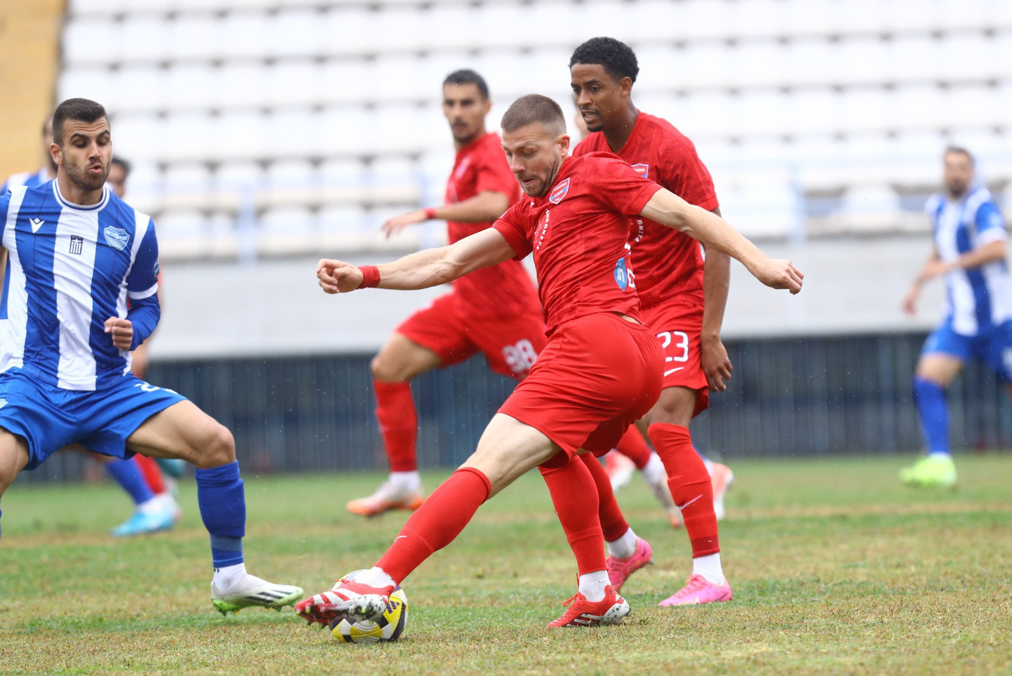 Ο Πανιώνιος πέρασε από την Σύρο και έμεινε στο -2 από την Καλαμάτα