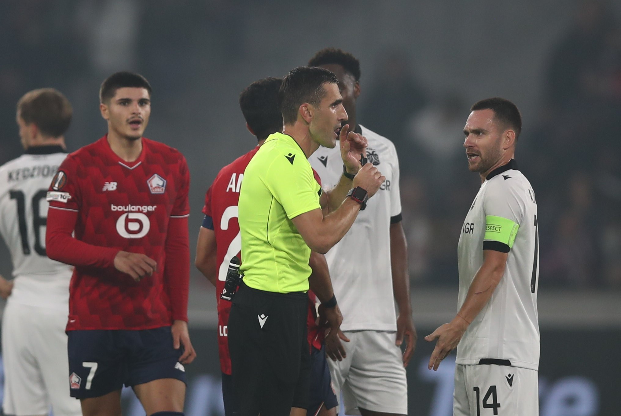 Δικαιώνει τον Νταμπάνοβιτς η UEFA για τη φάση του πέναλτι που ζήτησε η Λιλ