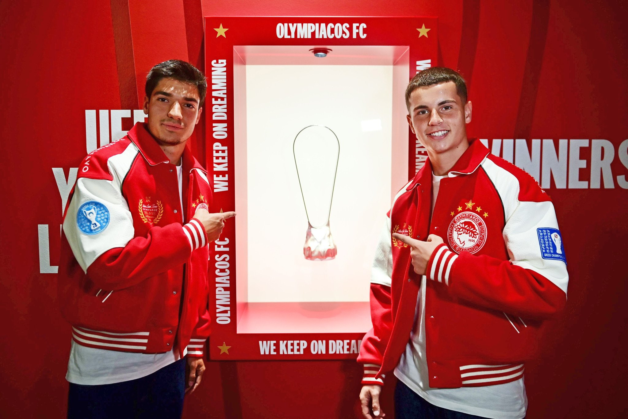 Μουζακίτης: «Η μεγαλύτερη επιτυχία της ζωής μου να είμαι στον Ολυμπιακό»