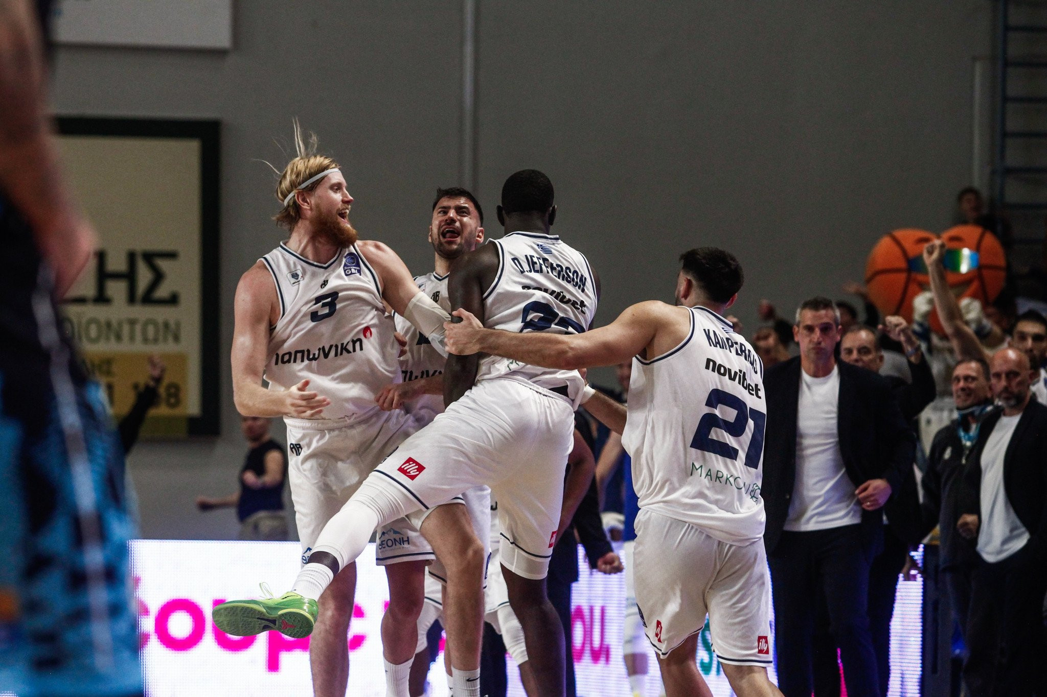 Απίθανο buzzer-beater του Τζέφερσον και νίκη για την Καρδίτσα επί του Κολοσσού σε... νεκρό χρόνο Απίθανο buzzer-beater του Τζέφερσον και νίκη για την Καρδίτσα επί του Κολοσσού σε... νεκρό χρόνο