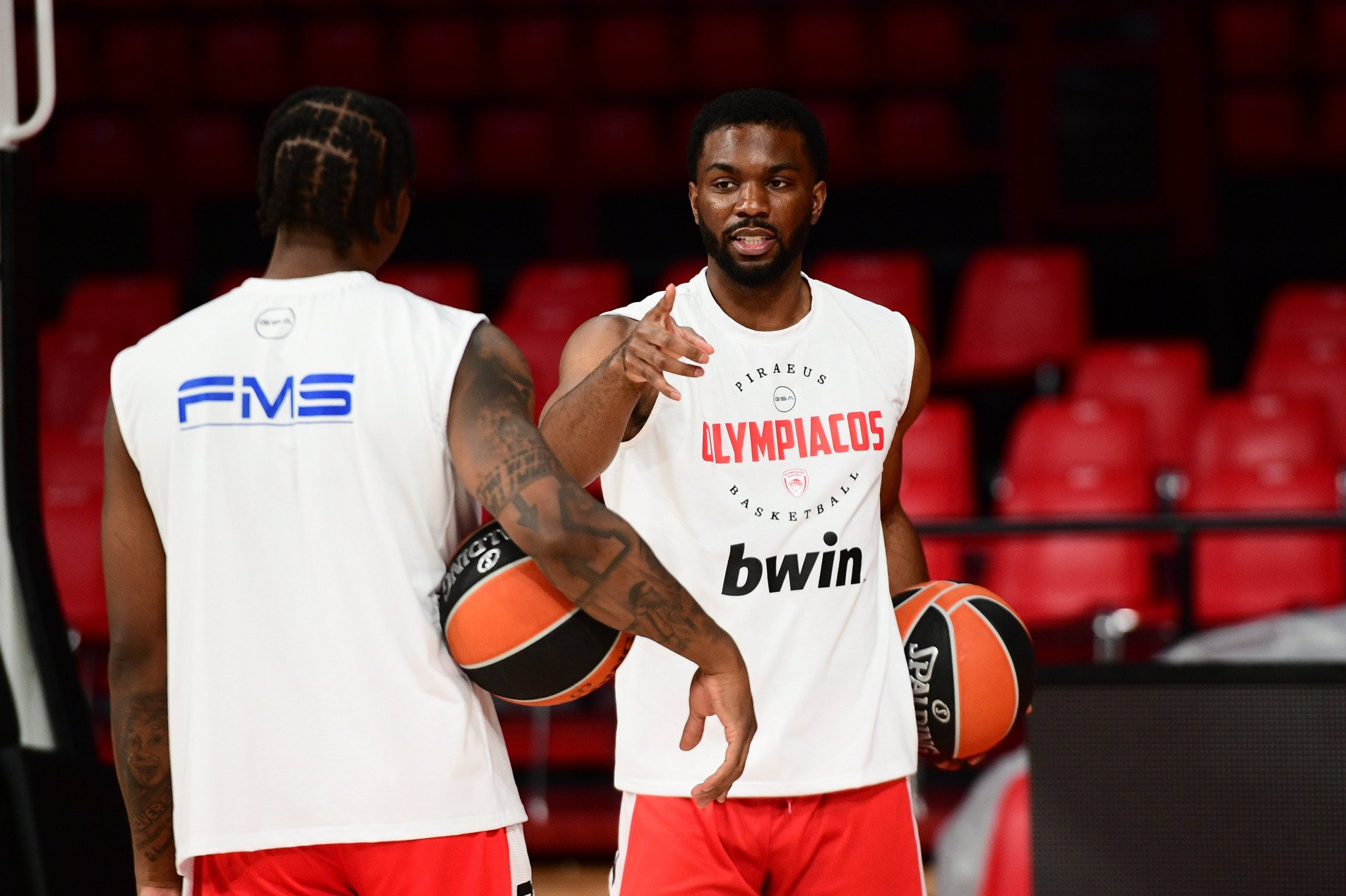 Ο Κίναν Εβανς ανεβάζει ρυθμούς - Εντάσσεται στις ομαδικές προπονήσεις του Ολυμπιακού (video)