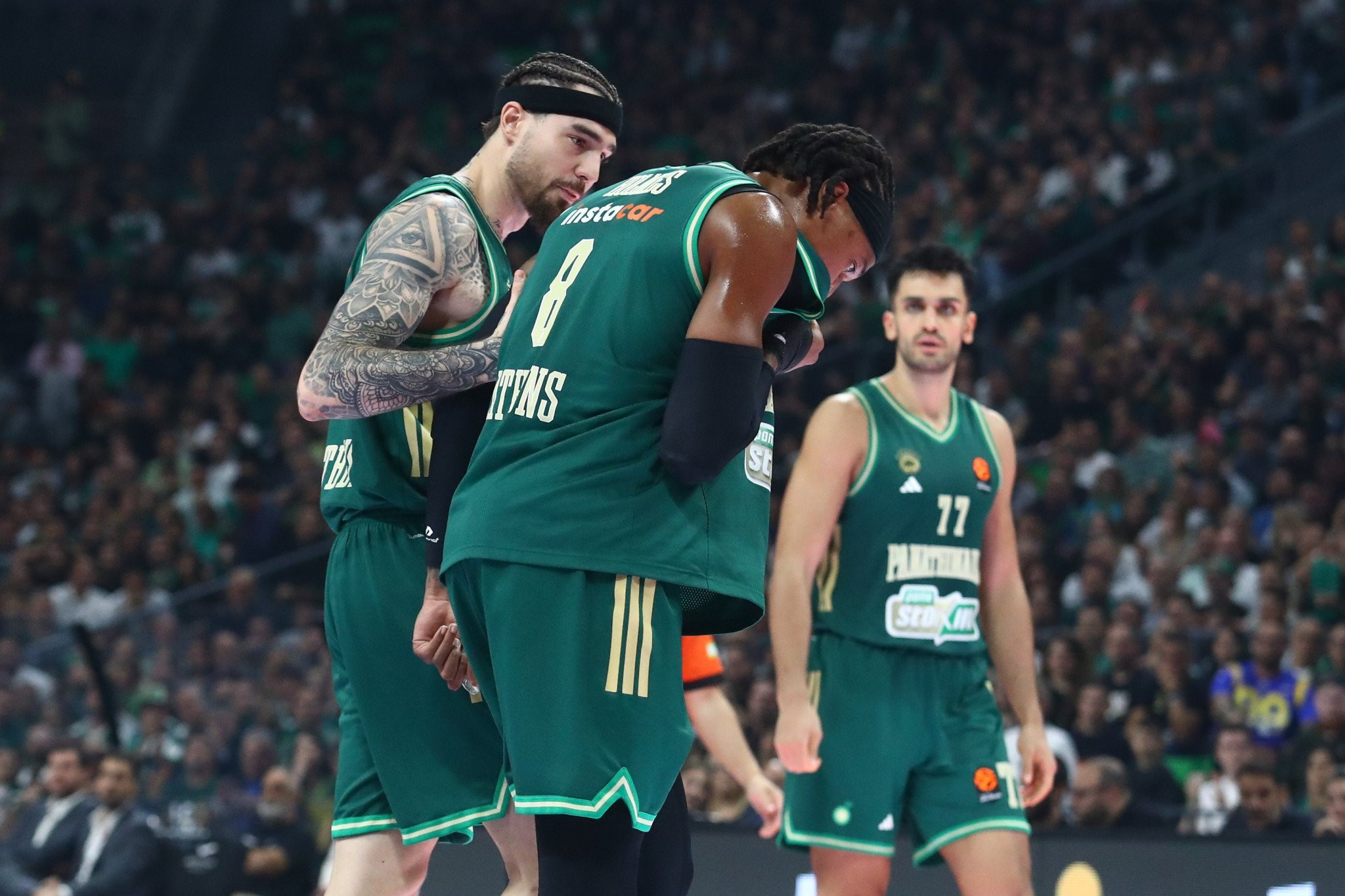 Στο νοσοκομείο για εξετάσεις ο Χολμς - Η πρώτη εκτίμηση για τον τραυματισμό του