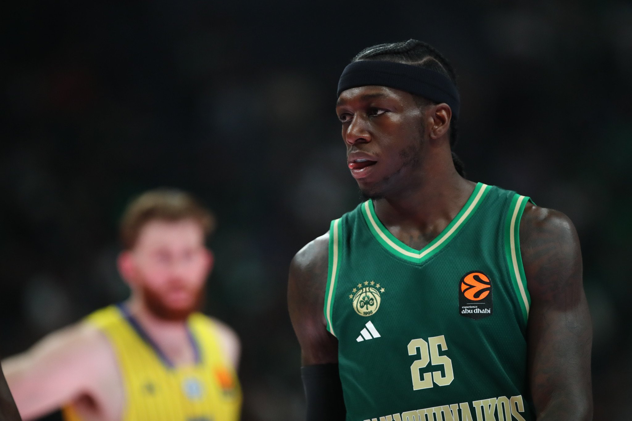 Ο Κέντρικ Ναν πόσταρε Θύρα 13 με «Μαλαματένια Λόγια»