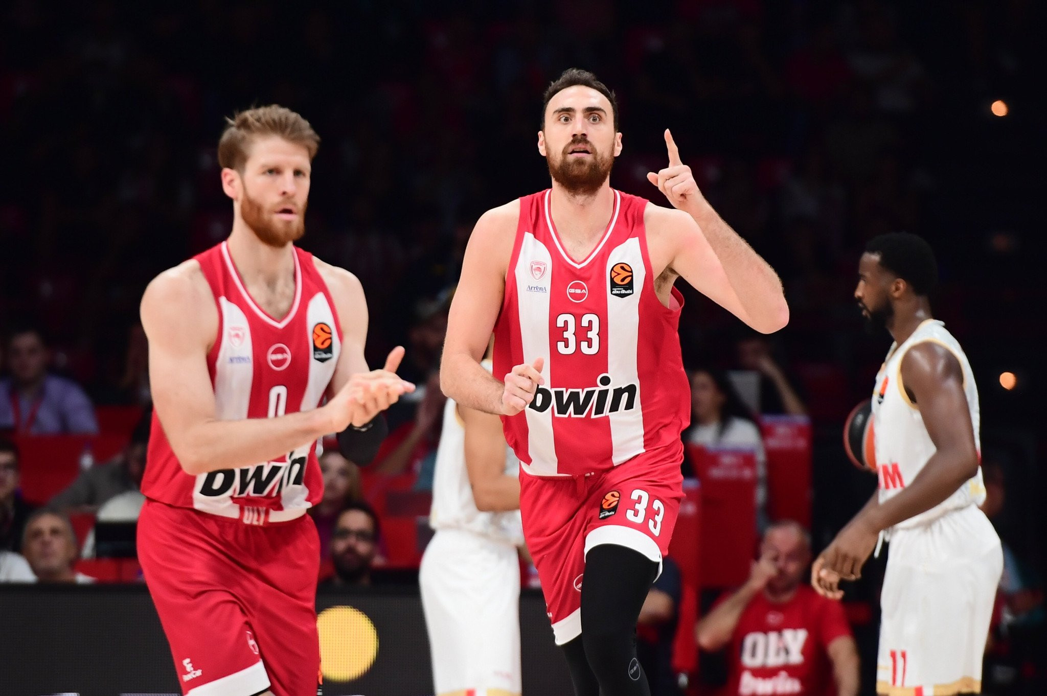 Μιλουτίνοφ: «Δεχθήκαμε πολλούς πόντους, δεν παίξαμε άμυνα στο δεύτερο ημίχρονο» (video)