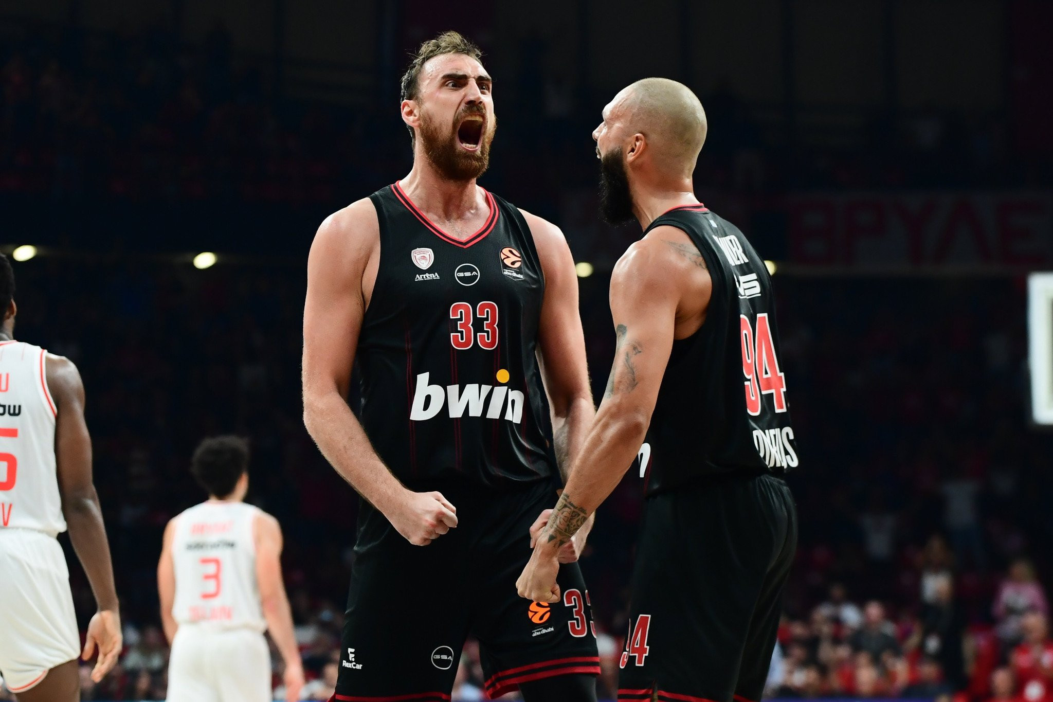 Ο Ολυμπιακός έσφιξε τα... λουριά στην άμυνα, νίκησε την Χάποελ στο ΣΕΦ και την έριξε από την κορυφή