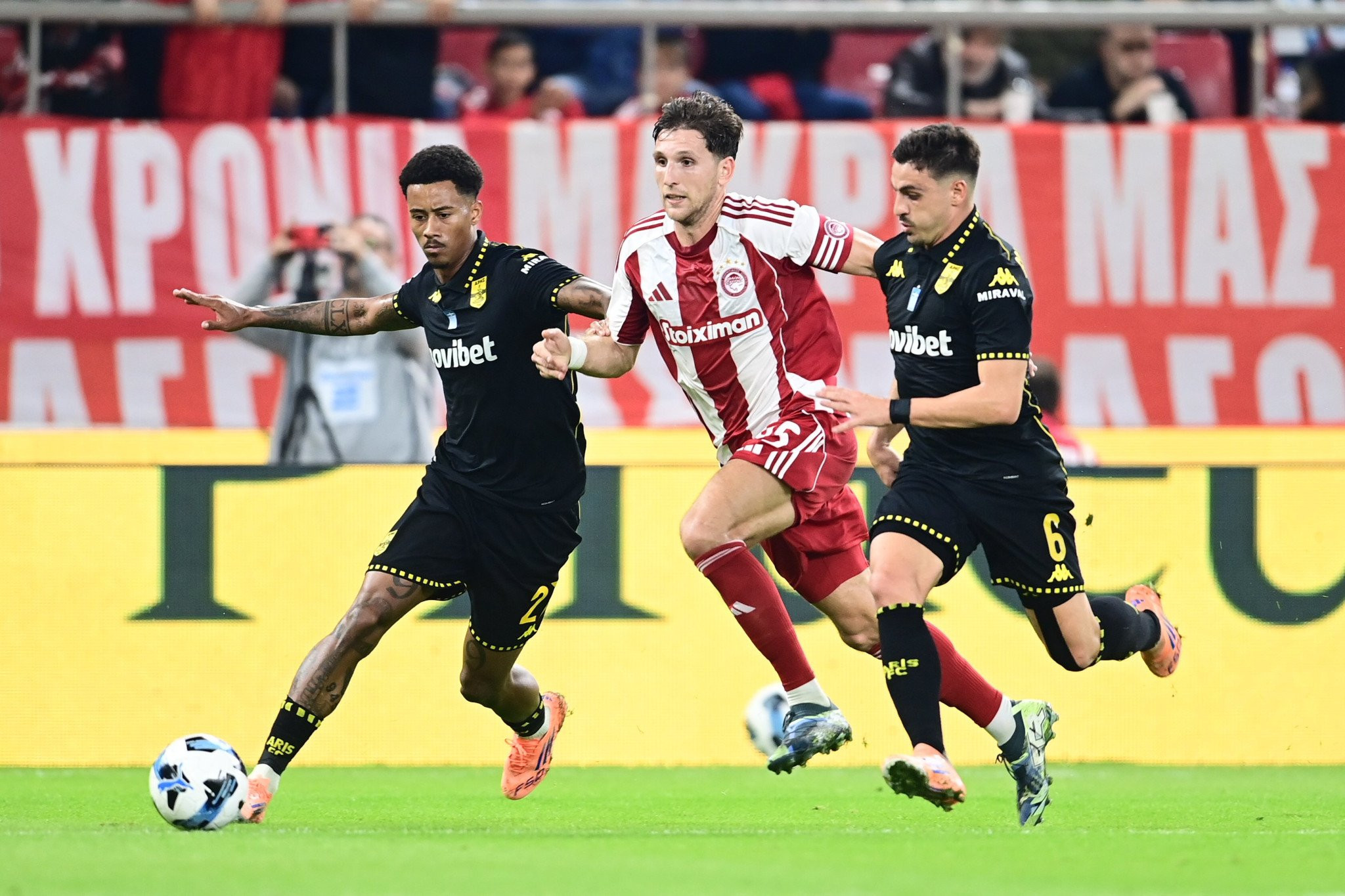 Ο Άρης δεν πήρε το αποτέλεσμα που άξιζε, αλλά έκανε εμφάνιση… ελπίδας