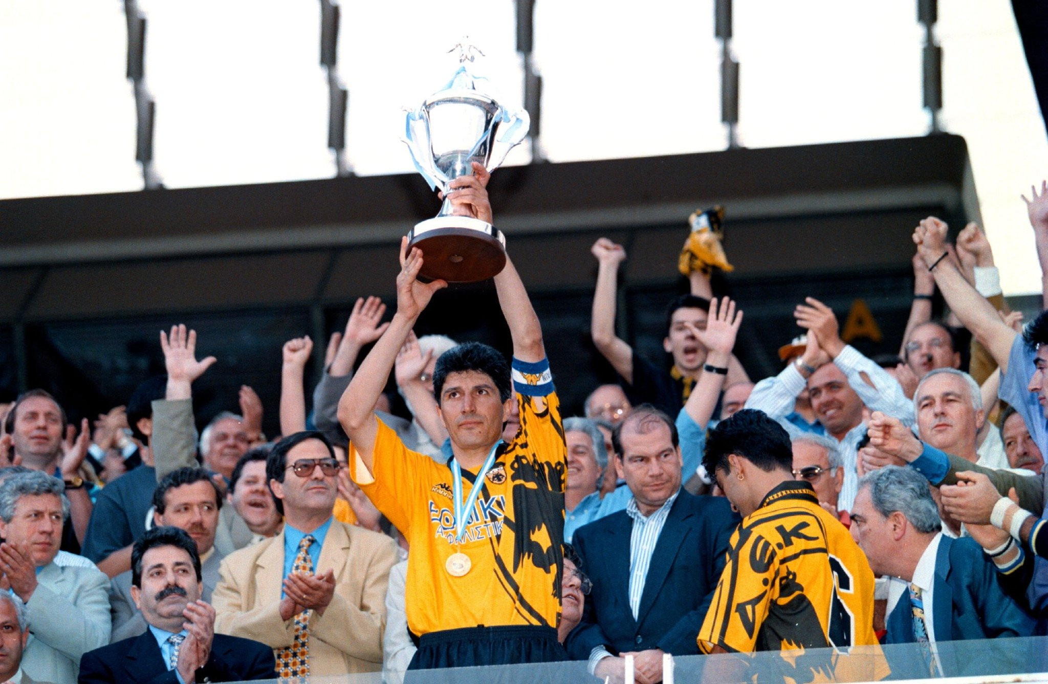 Μεγάλη στιγμή για την ΑΕΚ: Ο Στέλιος Μανωλάς την Κυριακή στη Νέα Φιλαδέλφεια για φωτογραφίες και αυτόγραφα με τον κόσμο