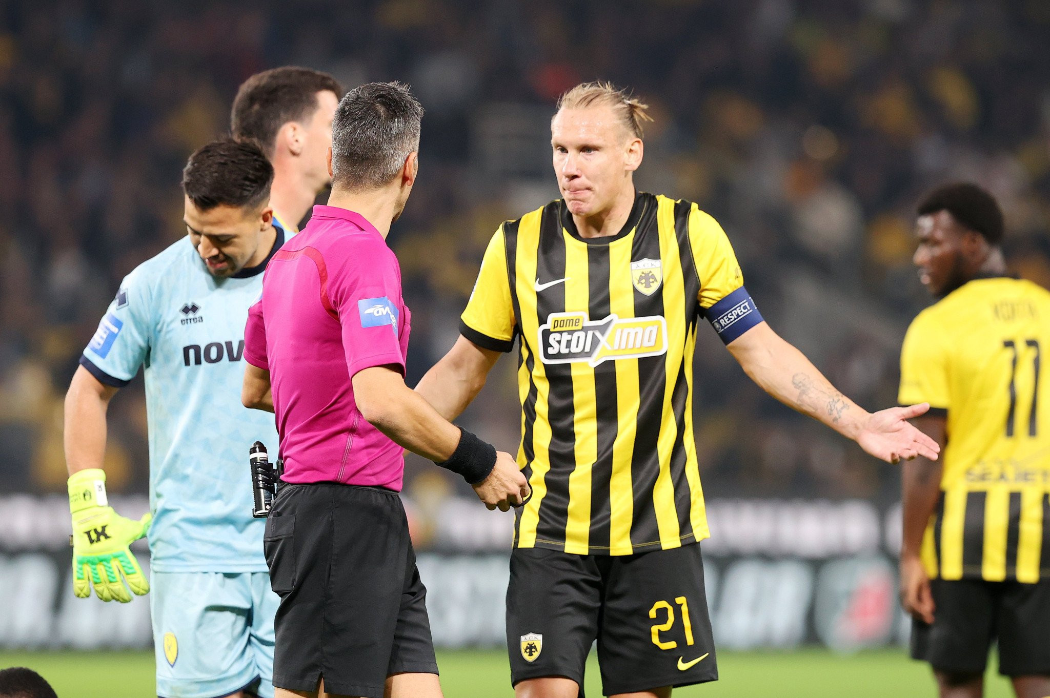 Συμπλήρωσε κάρτες ο Βίντα - Χάνει ένα από τα επόμενα ματς της ΑΕΚ