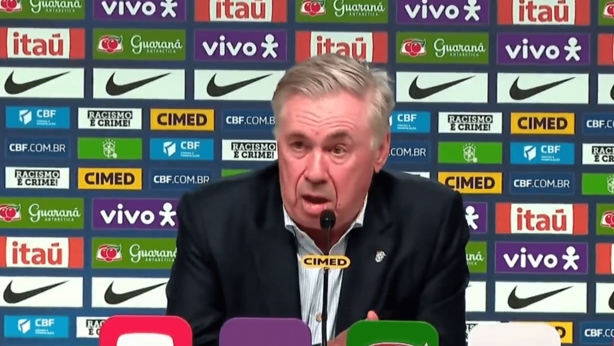 Ο Αντσελότι σχολιάζει τη σύγκρουση μεταξύ Τσάμπι Αλόνσο και Βινίσιους - «Του είπα ότι έκανε λάθος»