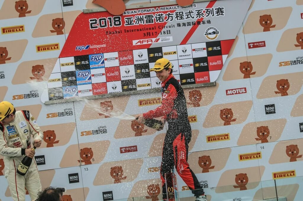 Ετοιμαζόταν για καριέρα στη Formula 1 μέχρι που σκότωσε τον πατέρα του με μαχαίρι