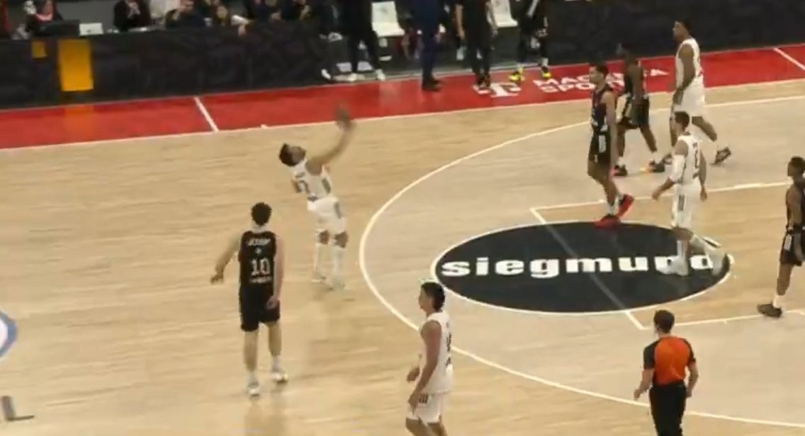 Τι έβαλες ρε Καμπάτσο: Η καλαθάρα της χρονιάς που δεν μέτρησε ποτέ (video)