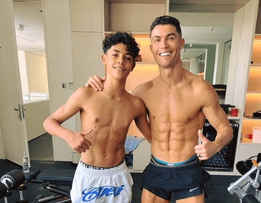 Ένας αυταρχικός πατέρας - Η σκληρή τιμωρία του Ρονάλντο στον γιο του