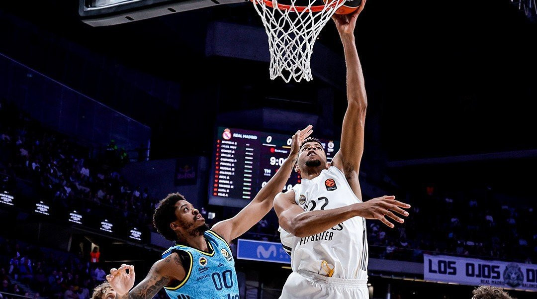 Η Ρεάλ ήταν... βασίλισσα και έκανε περίπατο κόντρα στη Φενέρμπαχτσε