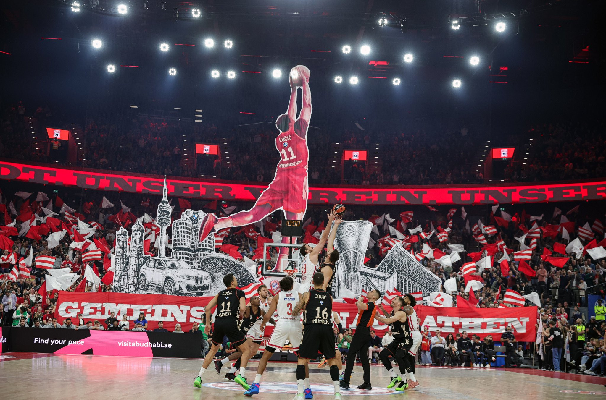 Έκαναν... καμίνι το SAP Garden οι φίλοι της Μπάγερν Μονάχου κόντρα στον Ολυμπιακό (video)