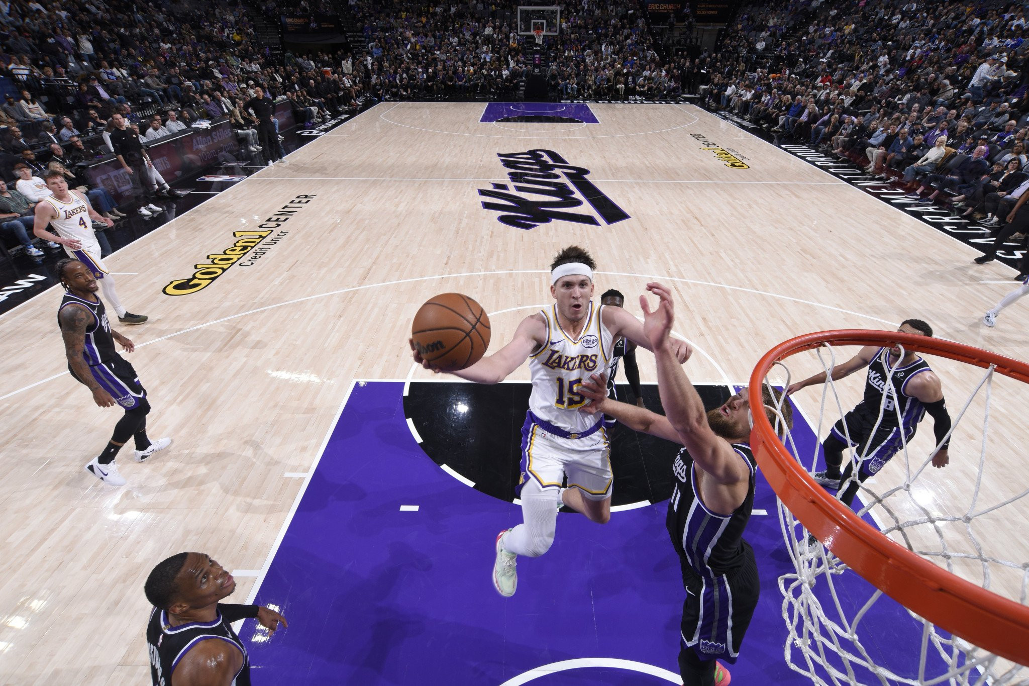 Ο Ριβς ντύθηκε Ντόντσιτς και οι Λέικερς πήραν τη νίκη στο Σακραμέντο, οι Χιτ τελείωσαν το σερί των Νικς