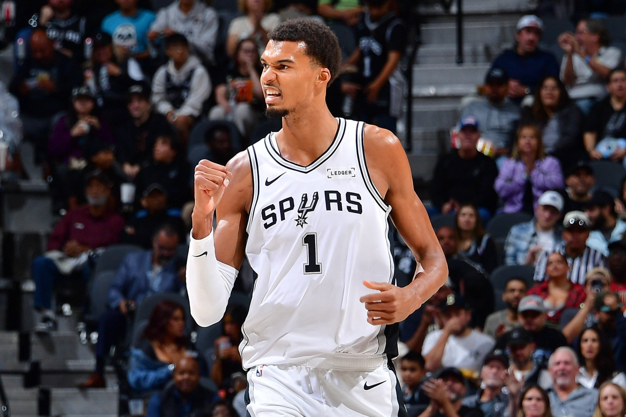 Οι Σπερς με τον Γουεμπανιαμά σε MVP mode έκαναν την καλύτερη εκκίνηση της ιστορίας τους