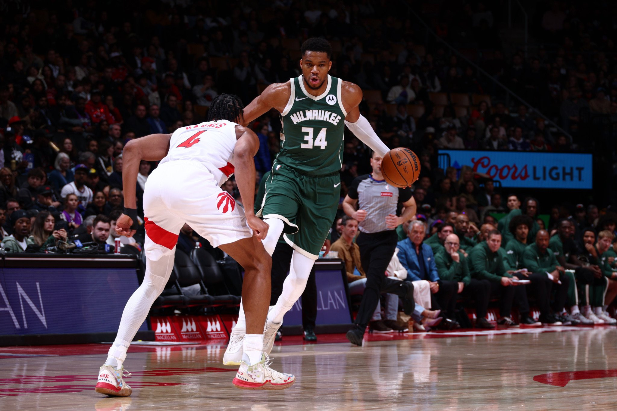 Ο Γιάννης δεν ήταν αρκετός, οι Μπακς έχασαν με κάτω τα χέρια στο Τορόντο από τους Ράπτορς