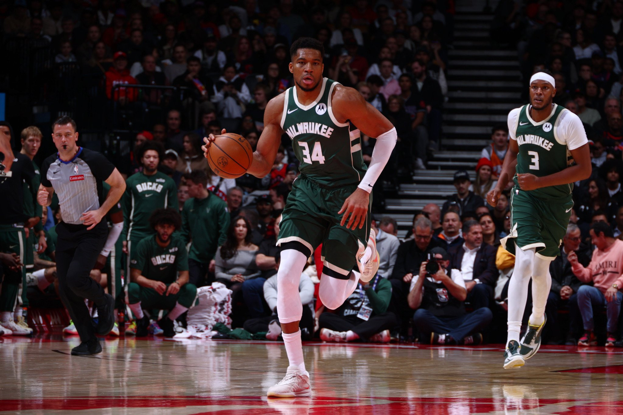 Αντετοκούνμπο: «Θα ήθελα πολύ να δω έναν αγώνα ανάμεσα στον πρωταθλητή της EuroLeague και του NBA»