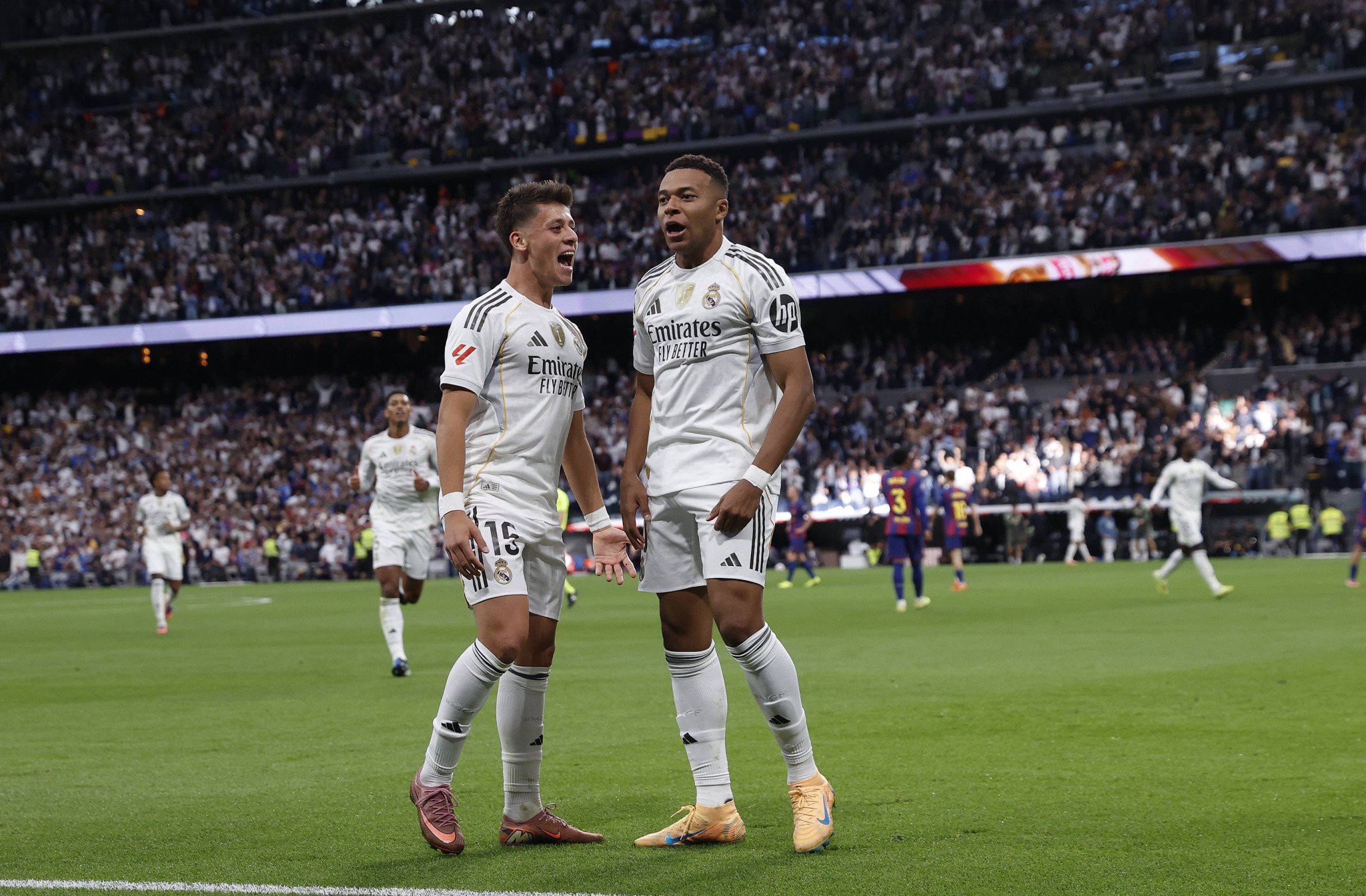 Κυριαρχική η Ρεάλ, νίκησε την Μπαρτσελόνα στη Μαδρίτη και πήρε... αποστάσεις