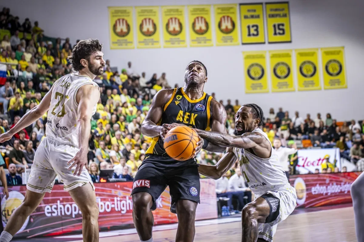 Έμεινε... όρθια στο θρίλερ και έφυγε με «διπλό» από τη Σλοβακία η ΑΕΚ