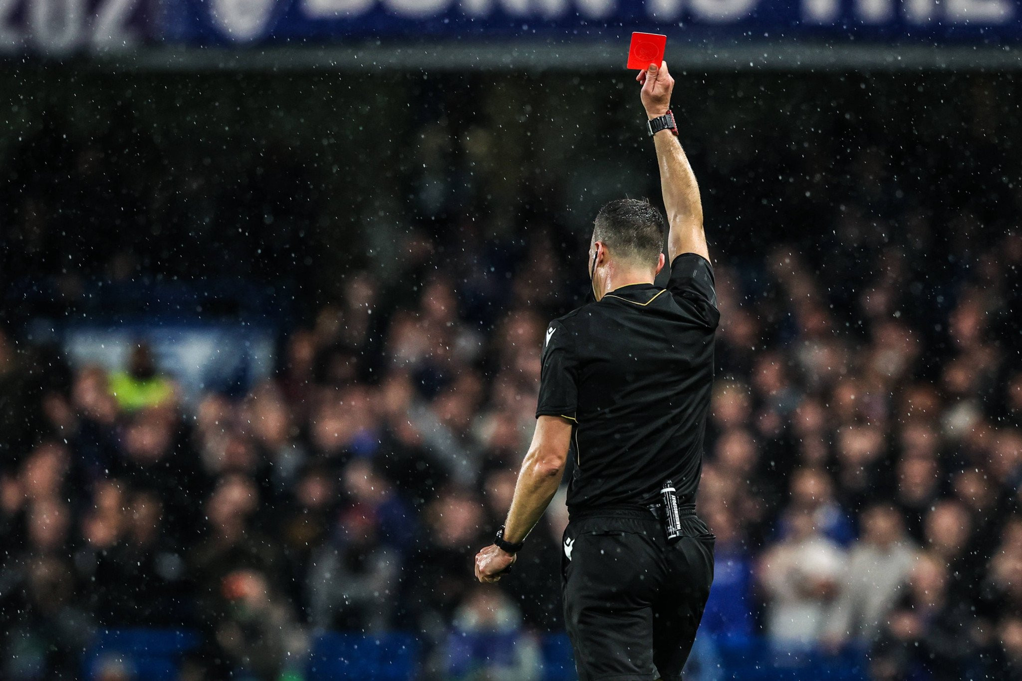 Σκάνδαλο στο ποδόσφαιρο: 42 διαιτητές στοιχημάτισαν 18.277 φορές σε έναν αγώνα