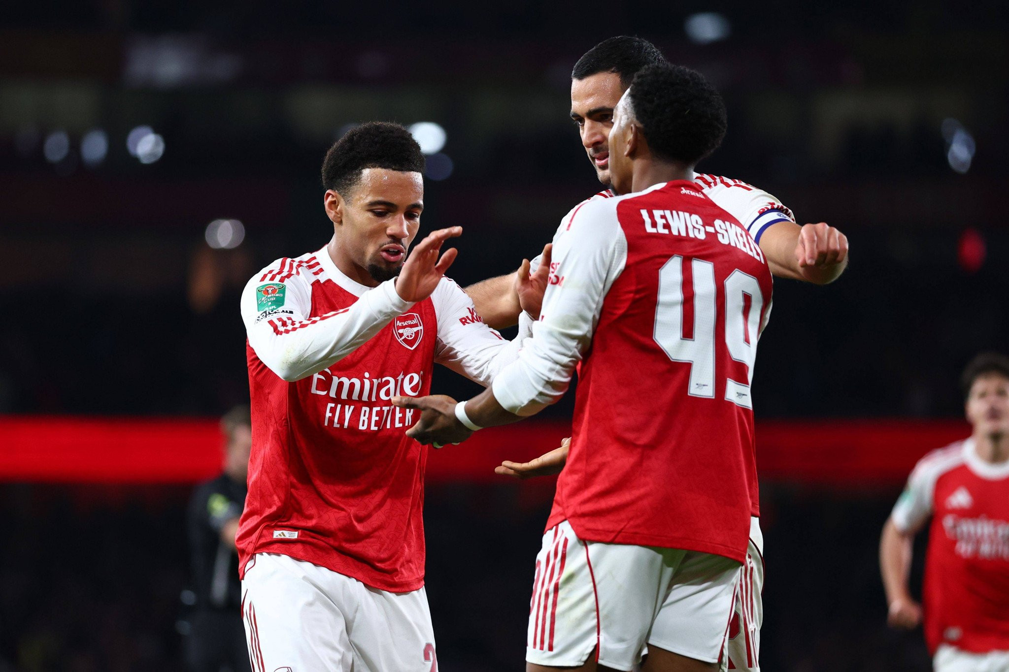 Η Άρσεναλ δυσκολεύτηκε, αλλά «καθάρισε» στο δεύτερο ημίχρονο την... ελληνική Μπράιτον