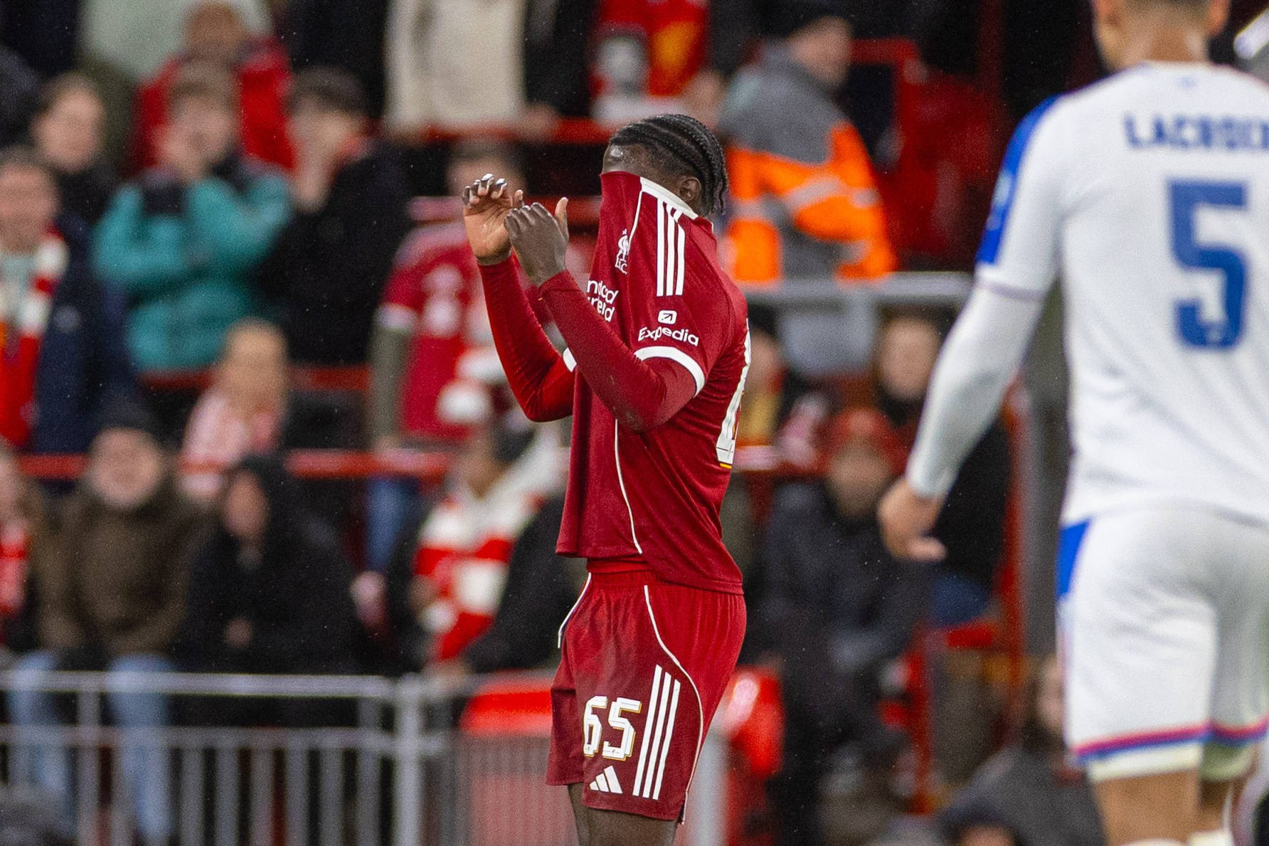 Παίκτης της Λίβερπουλ μετράει 16 λεπτά συμμετοχής, δύο αναμετρήσεις και δύο αποβολές! Παίκτης της Λίβερπουλ μετράει 16 λεπτά συμμετοχής, δύο αναμετρήσεις και δύο αποβολές!