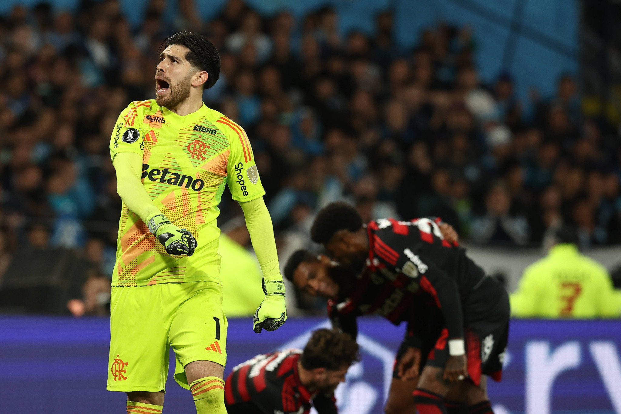 Ο Αργεντινός τερματοφύλακας που κάνει θραύση και μπορεί να πάει στο Μουντιάλ με τη Βραζιλία Ο Αργεντινός τερματοφύλακας που κάνει θραύση και μπορεί να πάει στο Μουντιάλ με τη Βραζιλία