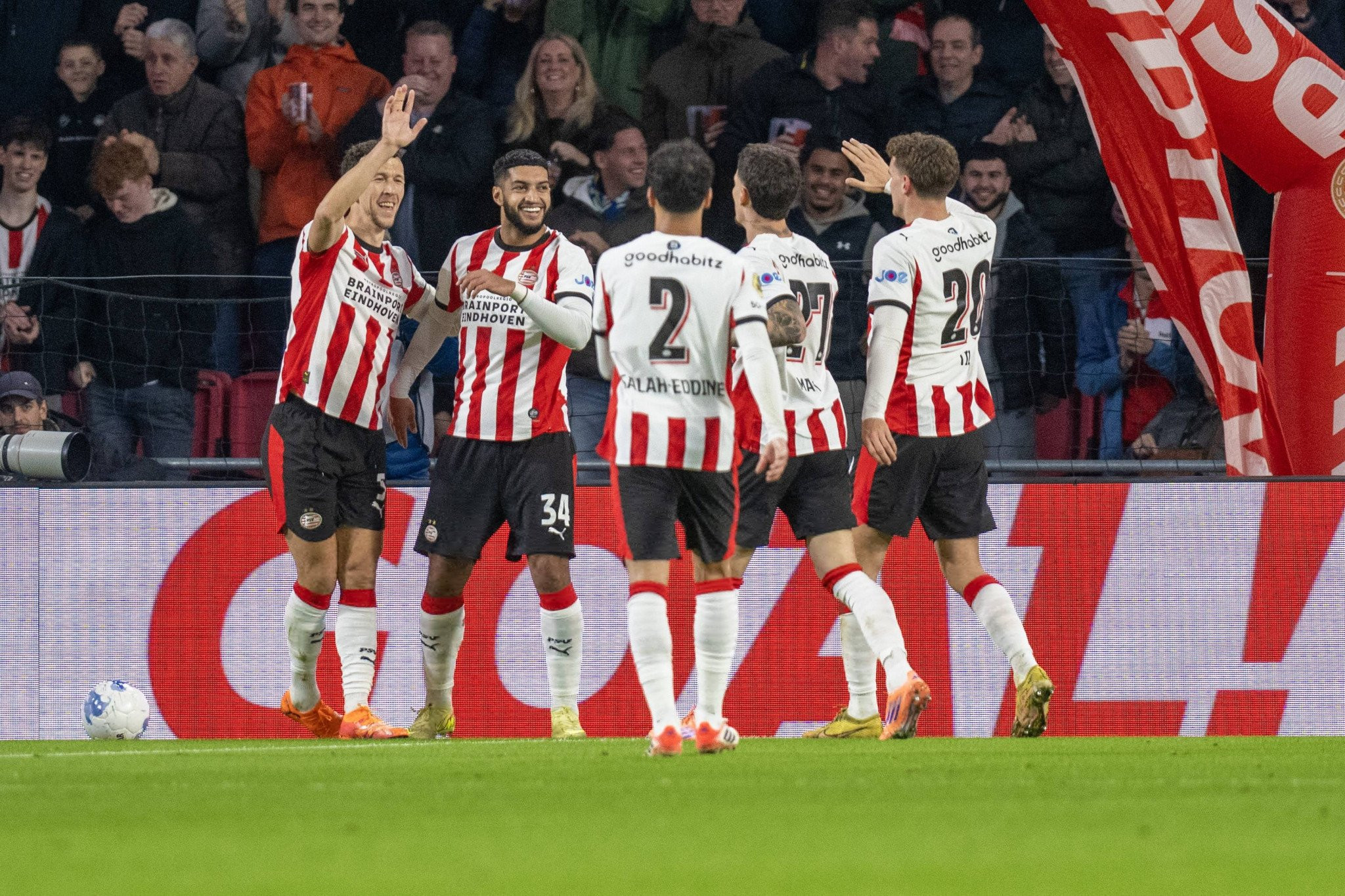 «Φωτιά» η Αϊντχόφεν πριν τον Ολυμπιακό - «Σκόρπισε» με πεντάρα την Φορτούνα Σιτάρντ του Λημνιού