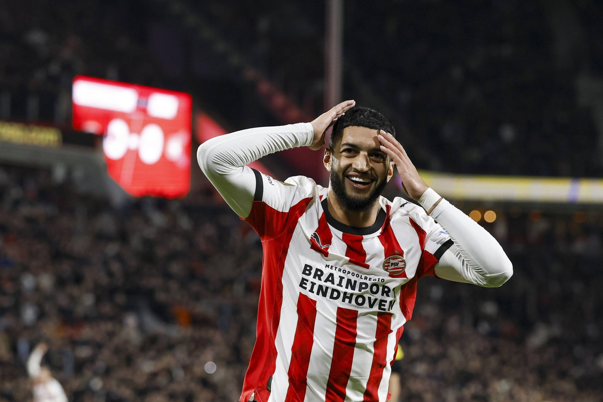 Αυτό είναι το «υπερόπλο» της Αϊντχόφεν που πρέπει να προσέξει ο Ολυμπιακός (video)