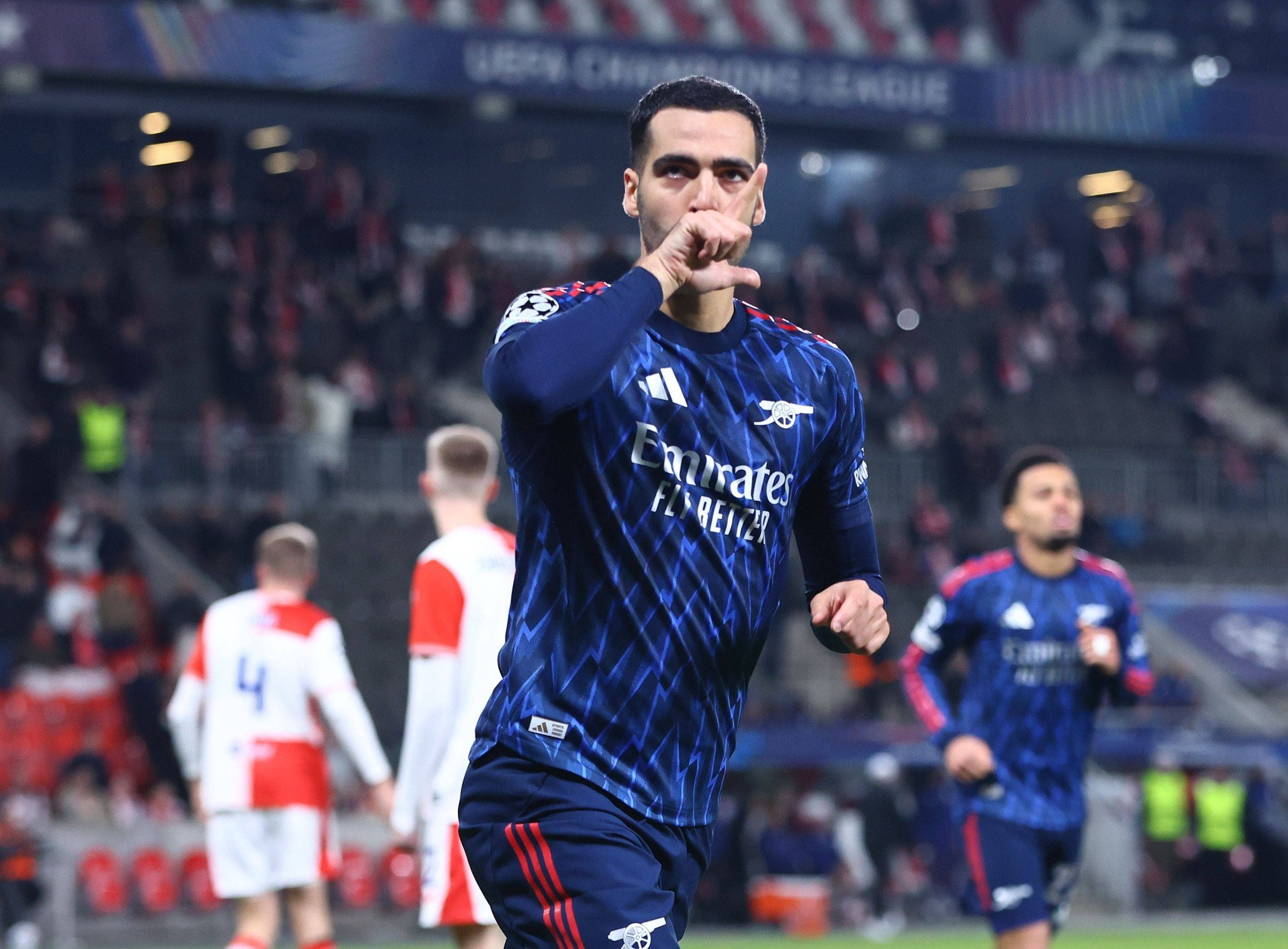 Ασταμάτητη Άρσεναλ, πέρασε κι από την έδρα της Σλάβια Πράγας